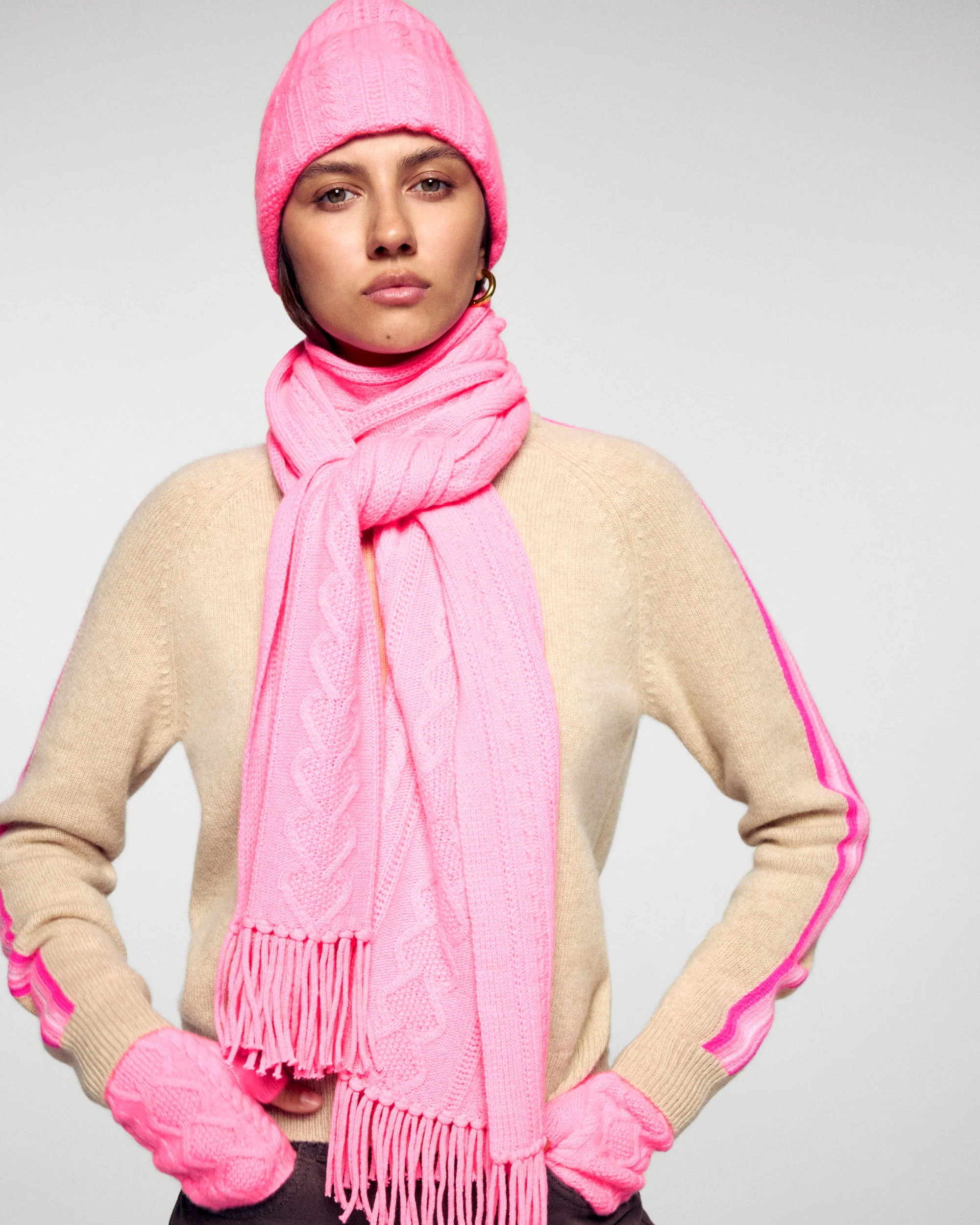 Fringed Cable Knit Scarf (H25 / ACCESSOIRES / Fantasy Pink) - Image 2