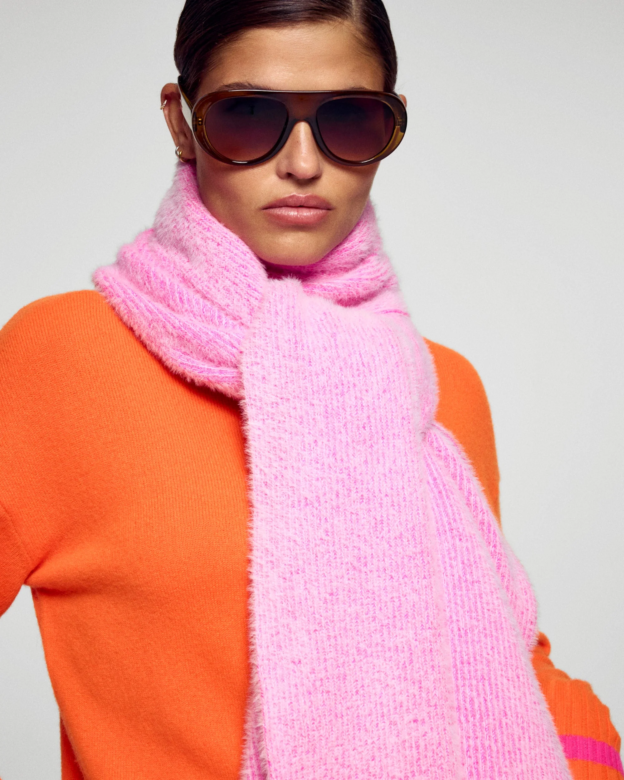 Fringed Fluffy Scarf (H25 / ACCESSOIRES / Snowy Pink)