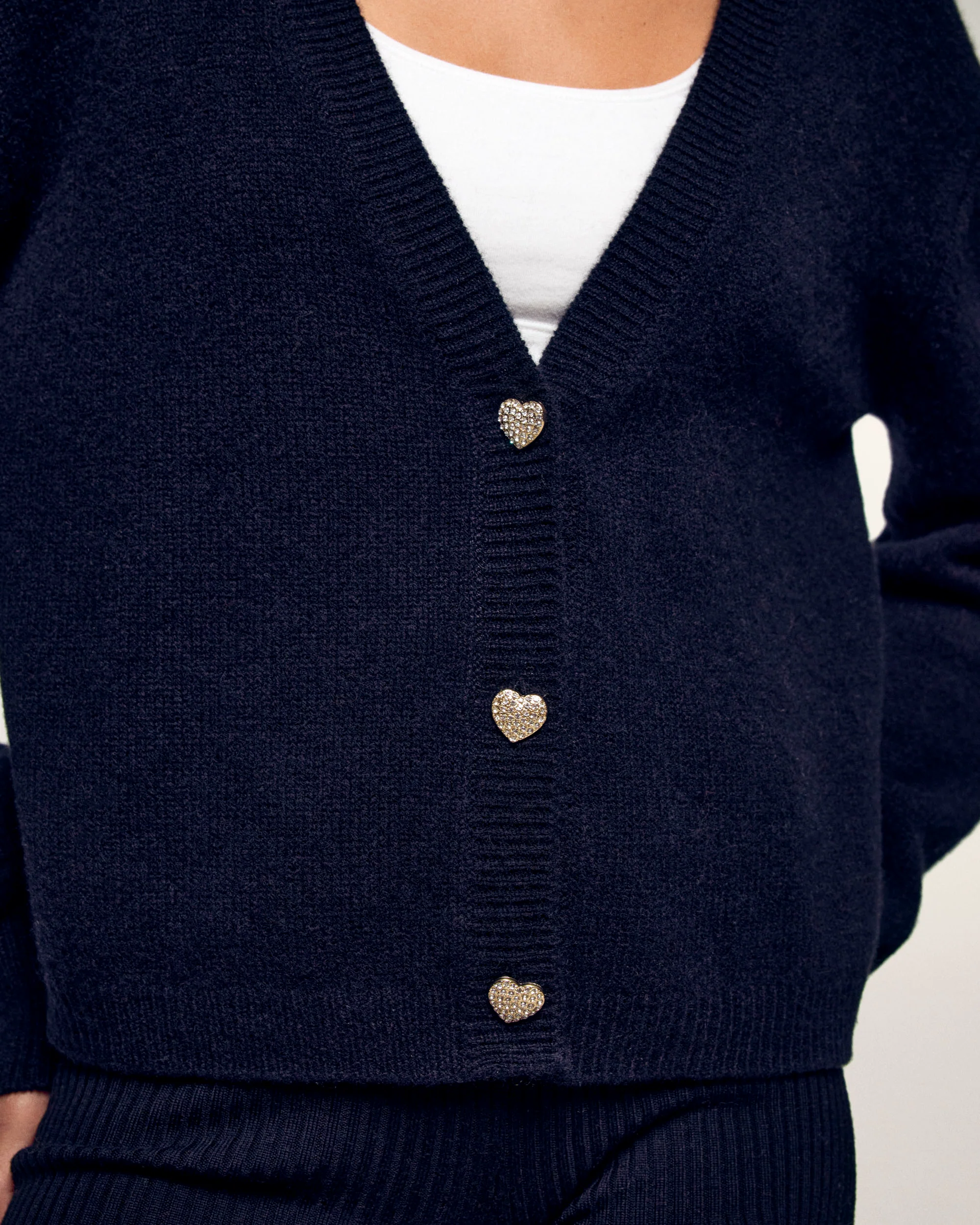 Heart Button Cardigan (S26/ FEMME/ Noir) - Image 2