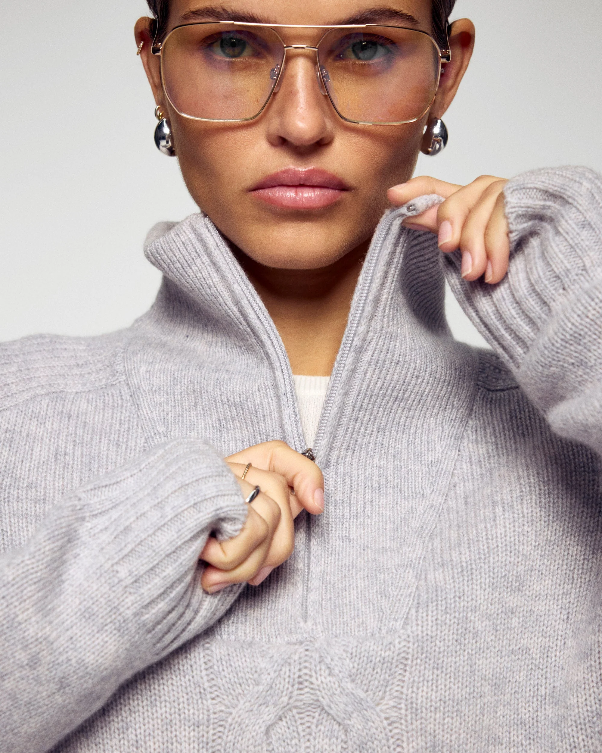 Cable-knit Quarter Zip Neck Sweater (H25 / FEMME / Light Heather Gray) - Image 2