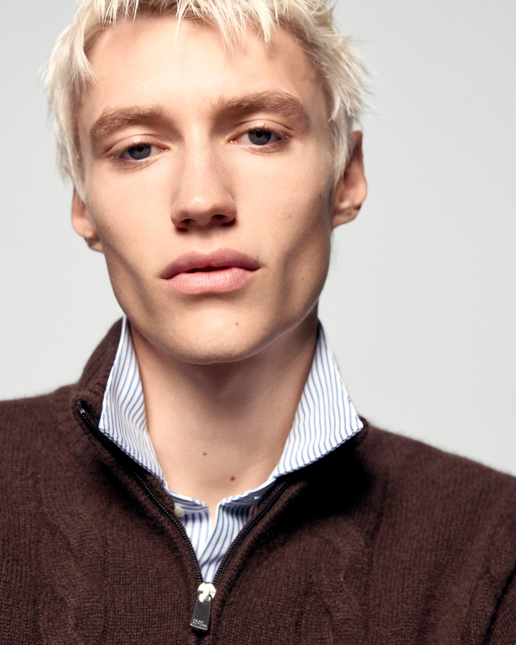 Cable Knit Quarter Zip Neck Sweater (H25 / HOMME / Chocolate) - Image 2
