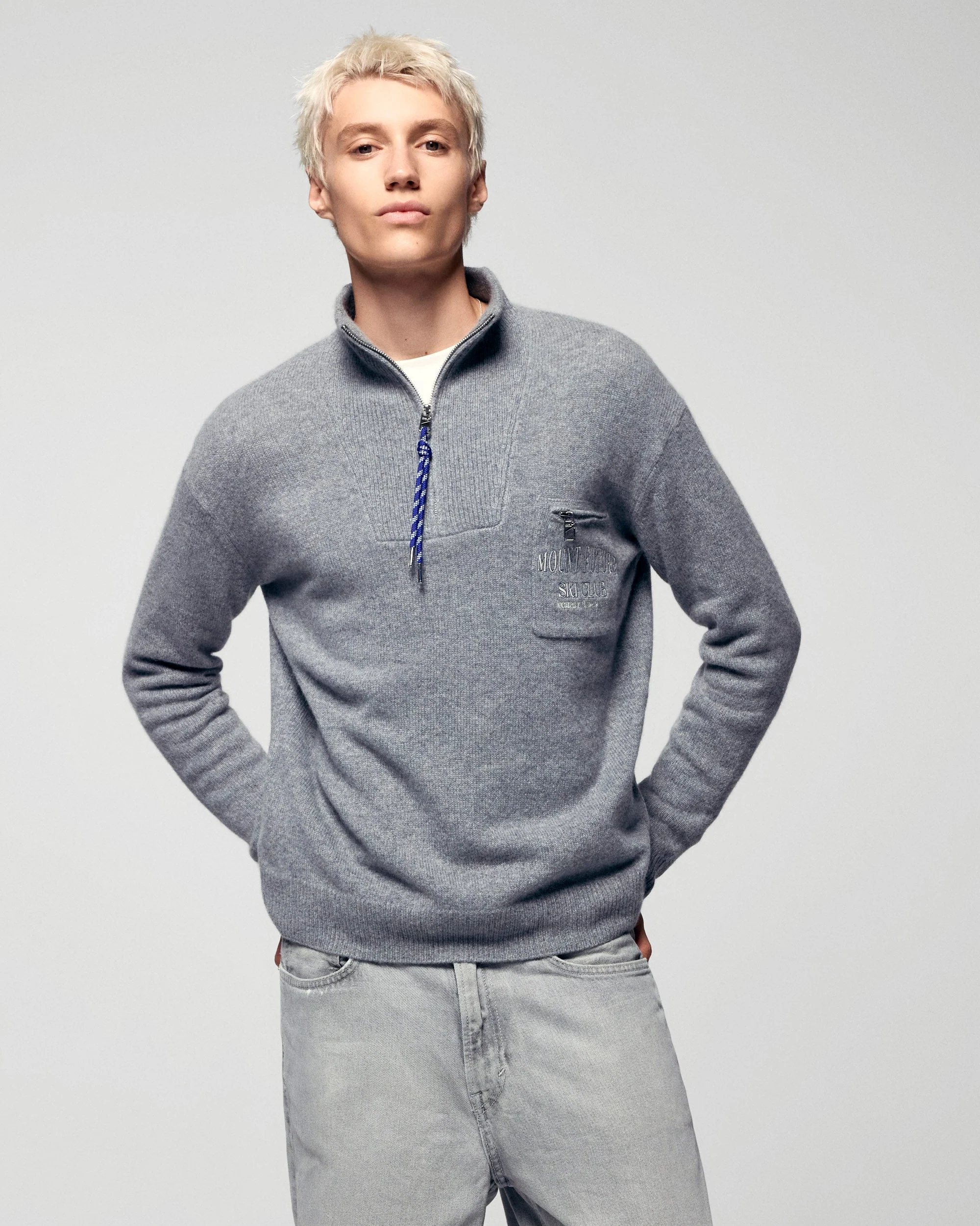 Quarter-Zip Neck Sweater Mount Future Ski Club (H25 / HOMME / Gris Chiné Foncé)
