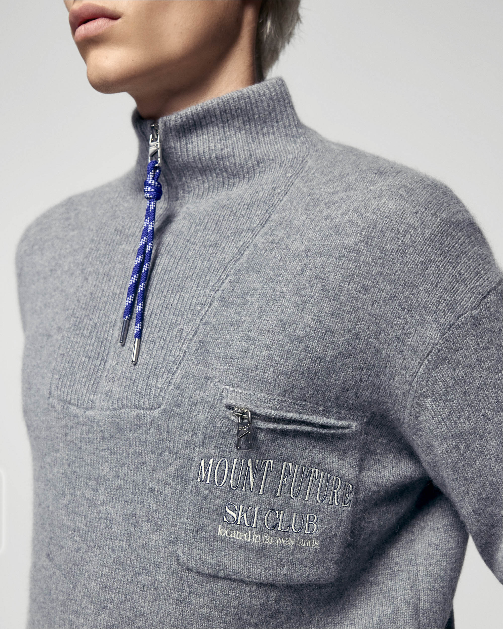 Quarter-Zip Neck Sweater Mount Future Ski Club (H25 / HOMME / Gris Chiné Foncé) - Image 2