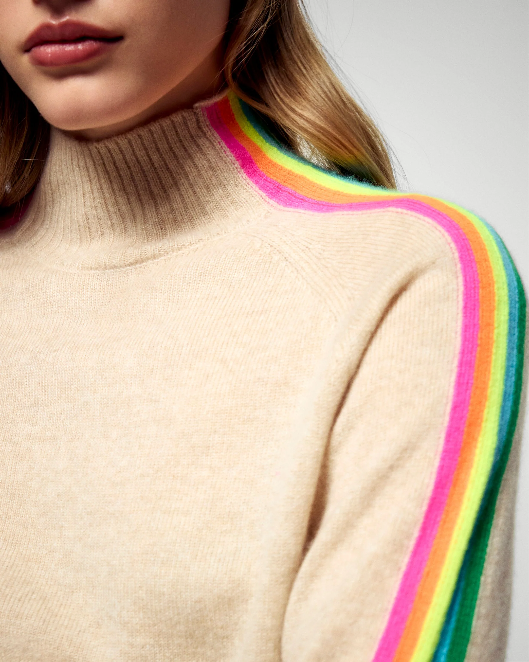 Mock Neck Sweater (H25 / FEMME / Heather Gray) - Image 2