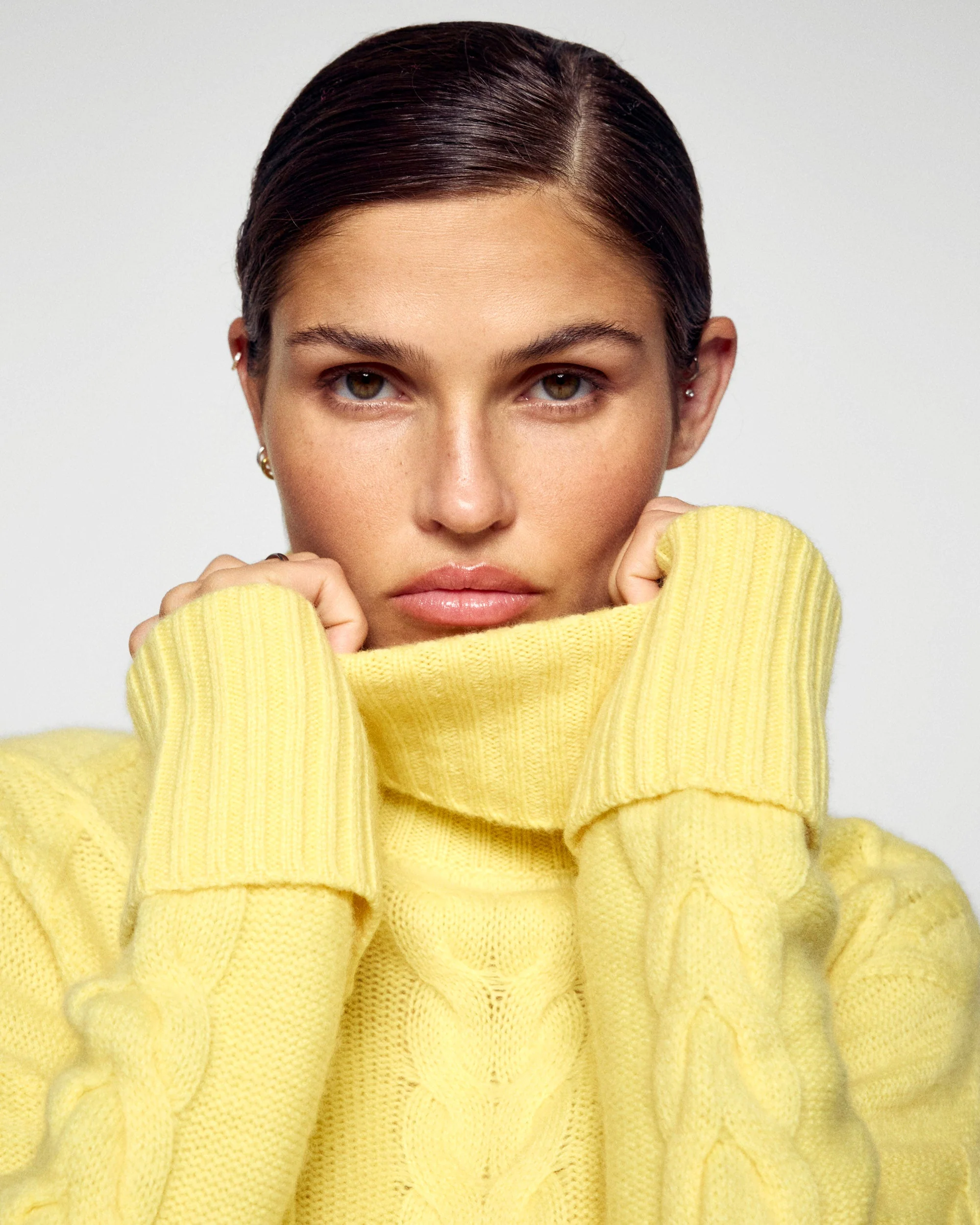 Cable-knit Turtleneck Sweater (H25 / FEMME / Creamy Yellow)