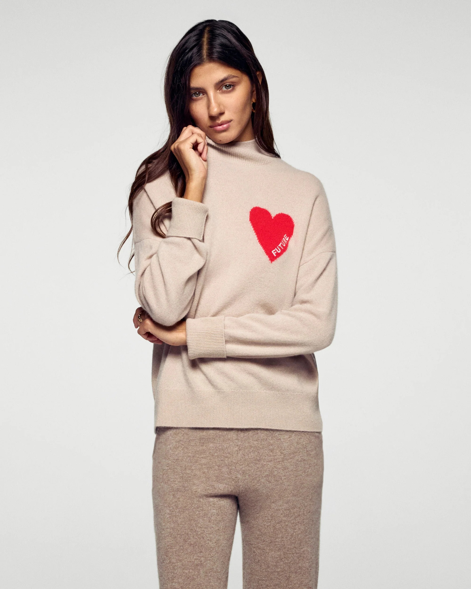 Heart Mock Neck Sweater (H25 / FEMME / Iced Sand)