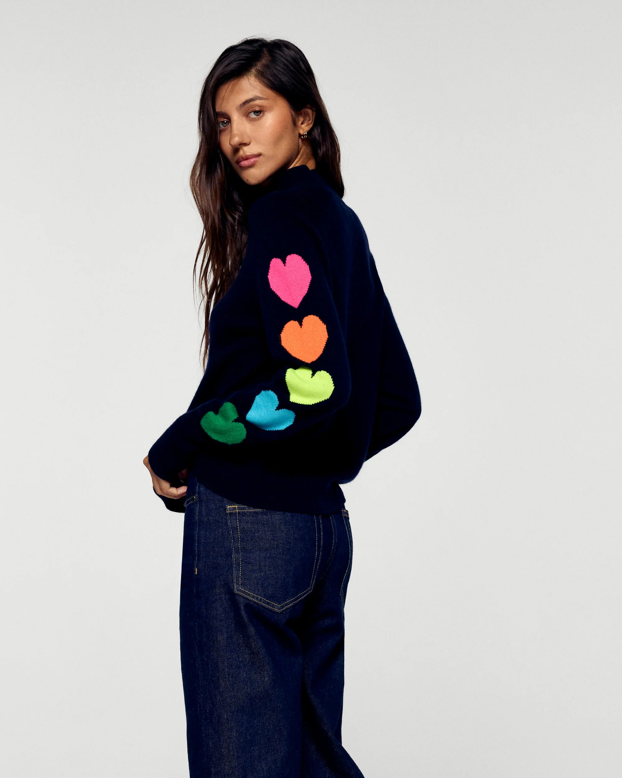 Mock Neck Sweater Multicolored Hearts (H25 / WOMEN / Navy)