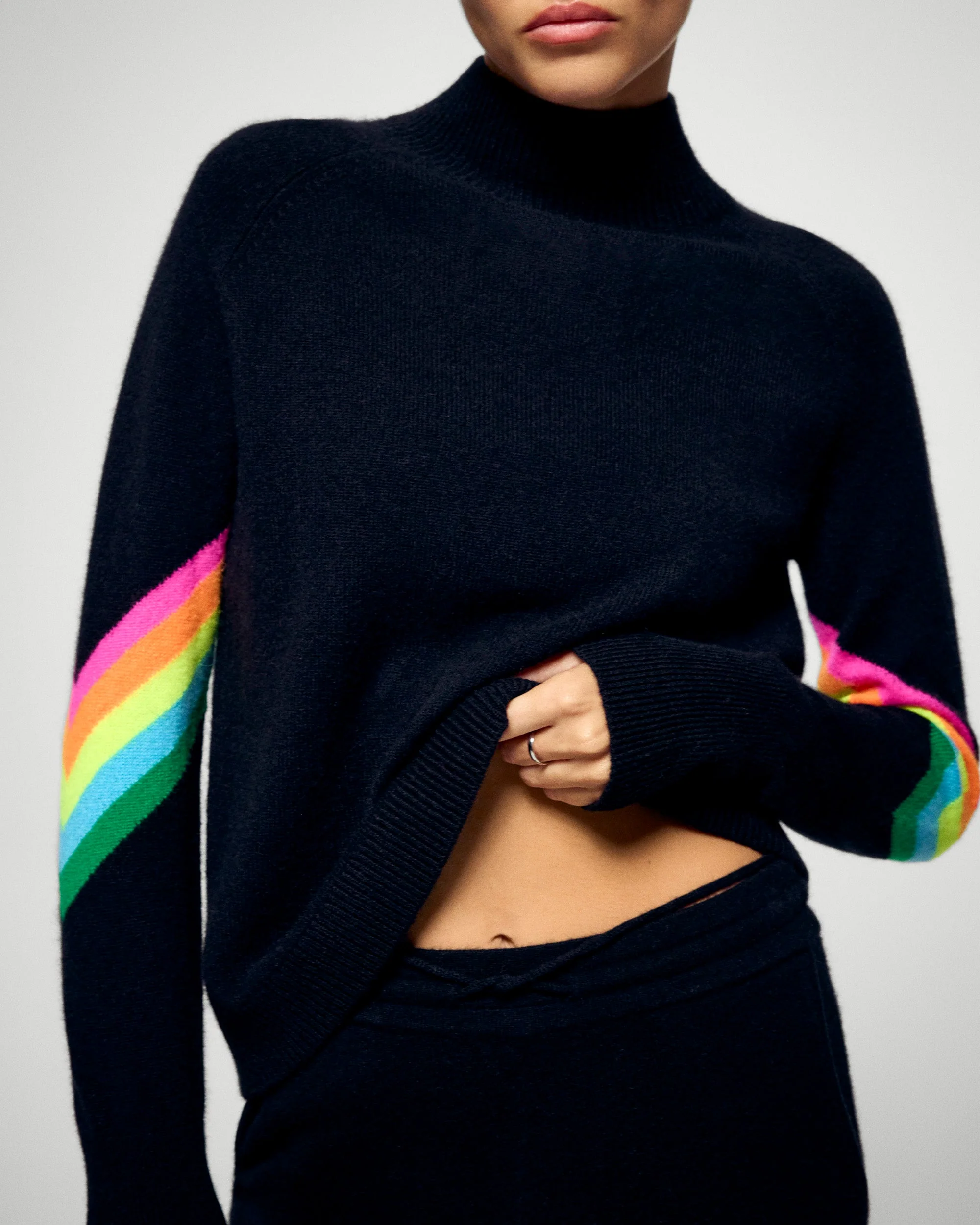 Mock Neck Sweater (H25 / FEMME / Black) - Image 3