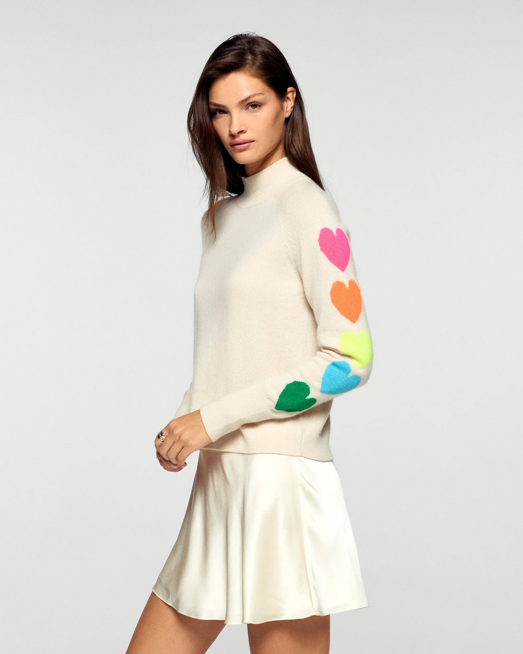 Mock Neck Sweater Multicolored Hearts (H25 / WOMEN / Sand) - Image 3