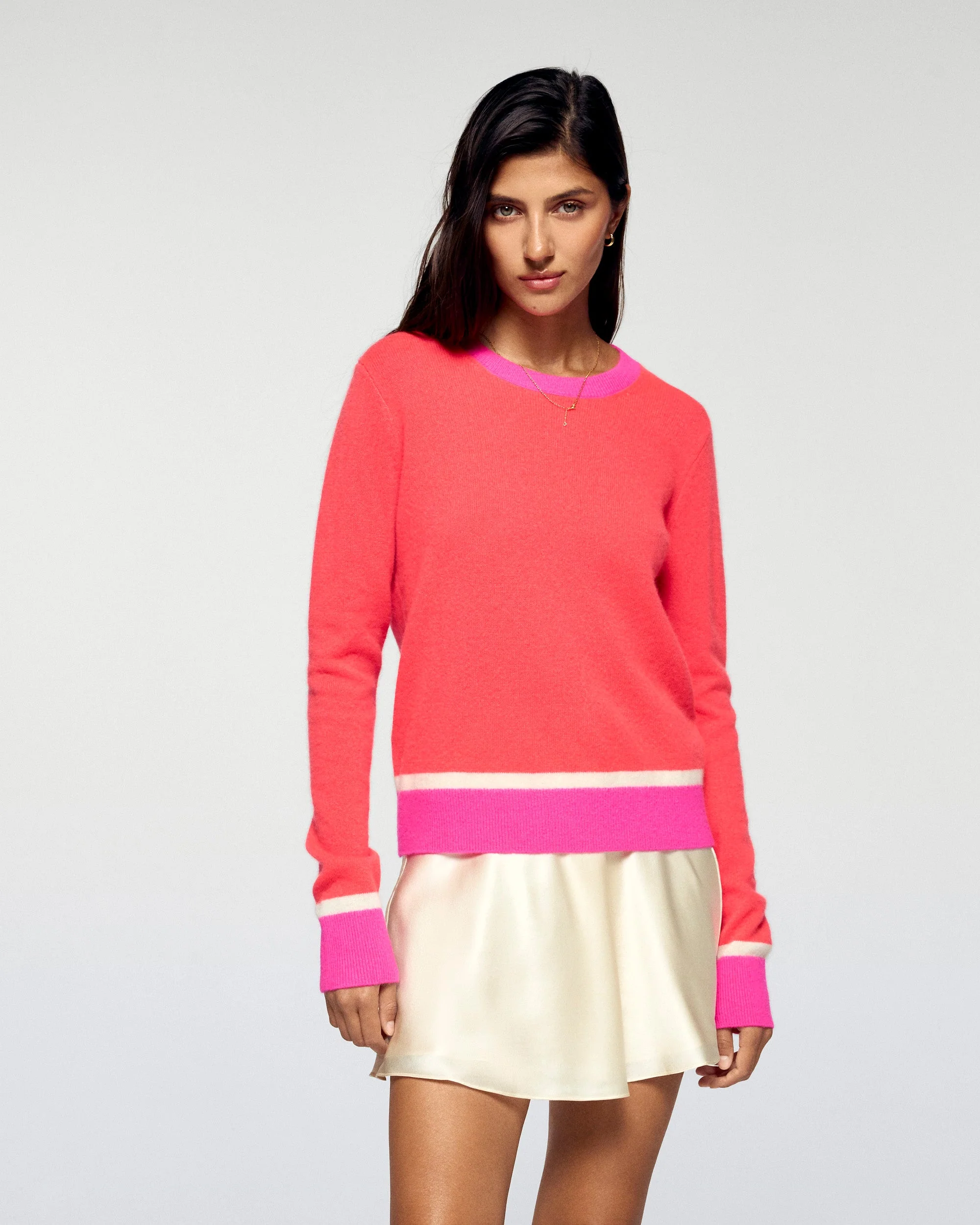 Two-Tone Contrast Crewneck Sweater (H25 / FEMME / Cosmic Coral)