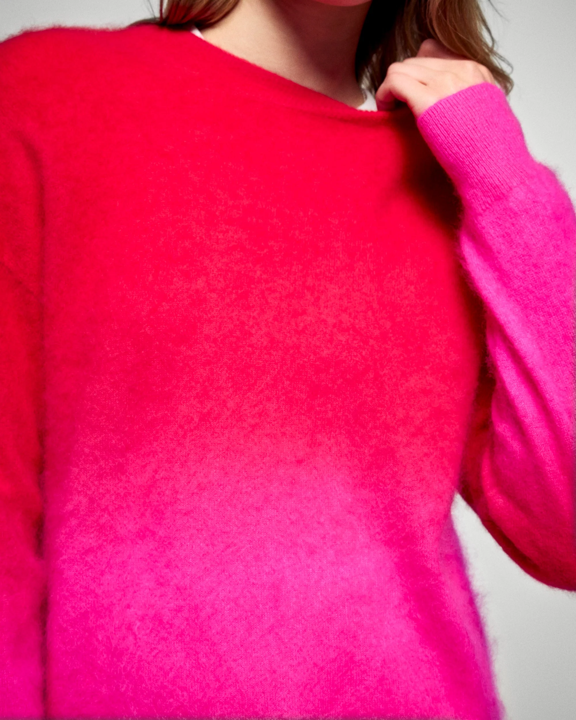 Crew Neck Sweater (H25 / FEMME / Cosmic Pink) - Image 4