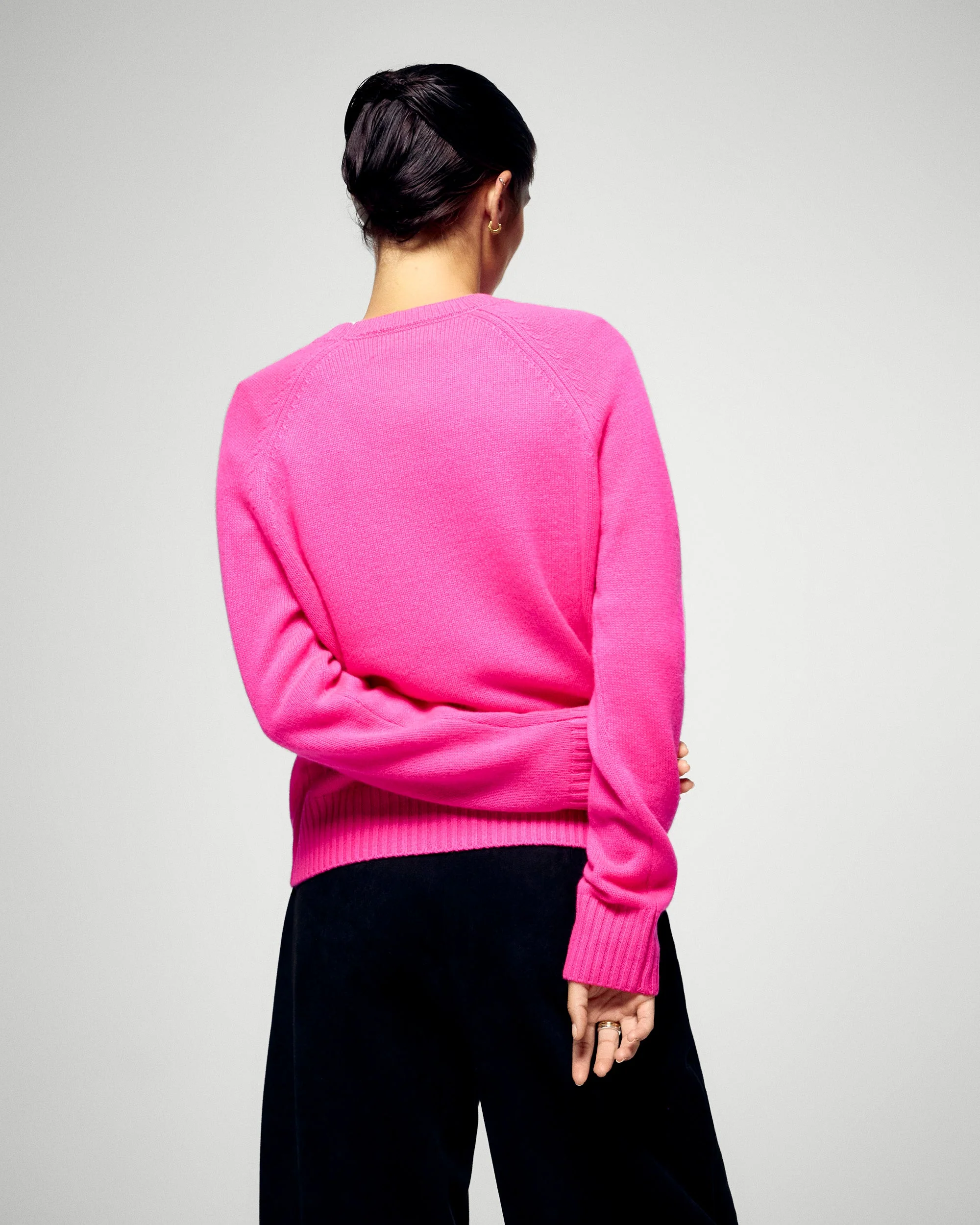 Crew Neck Sweater (H25 / FEMME / Cosmic Pink) - Image 5