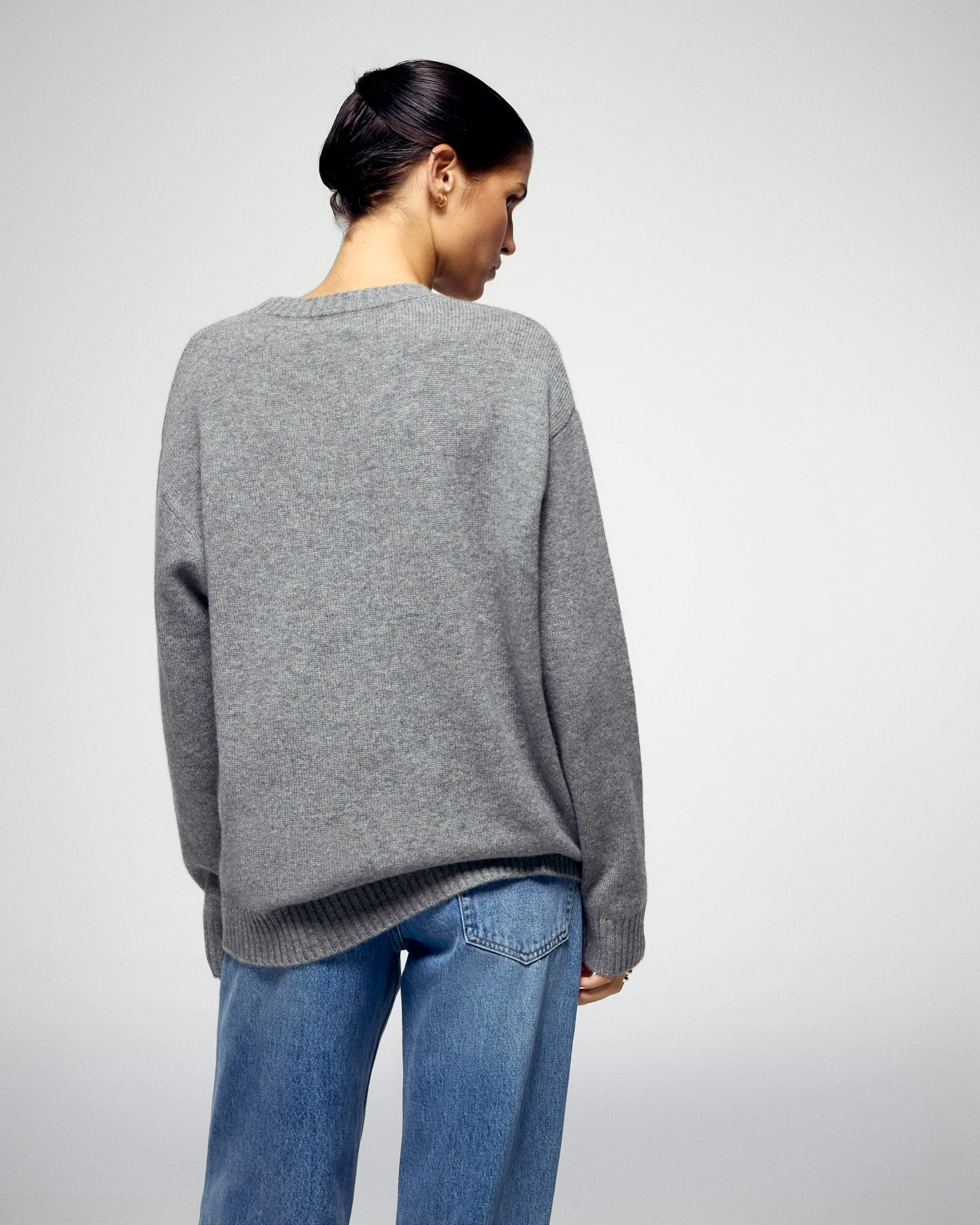 Crew Neck Sweater (H25 / FEMME / Dark Heather Gray) - Image 4