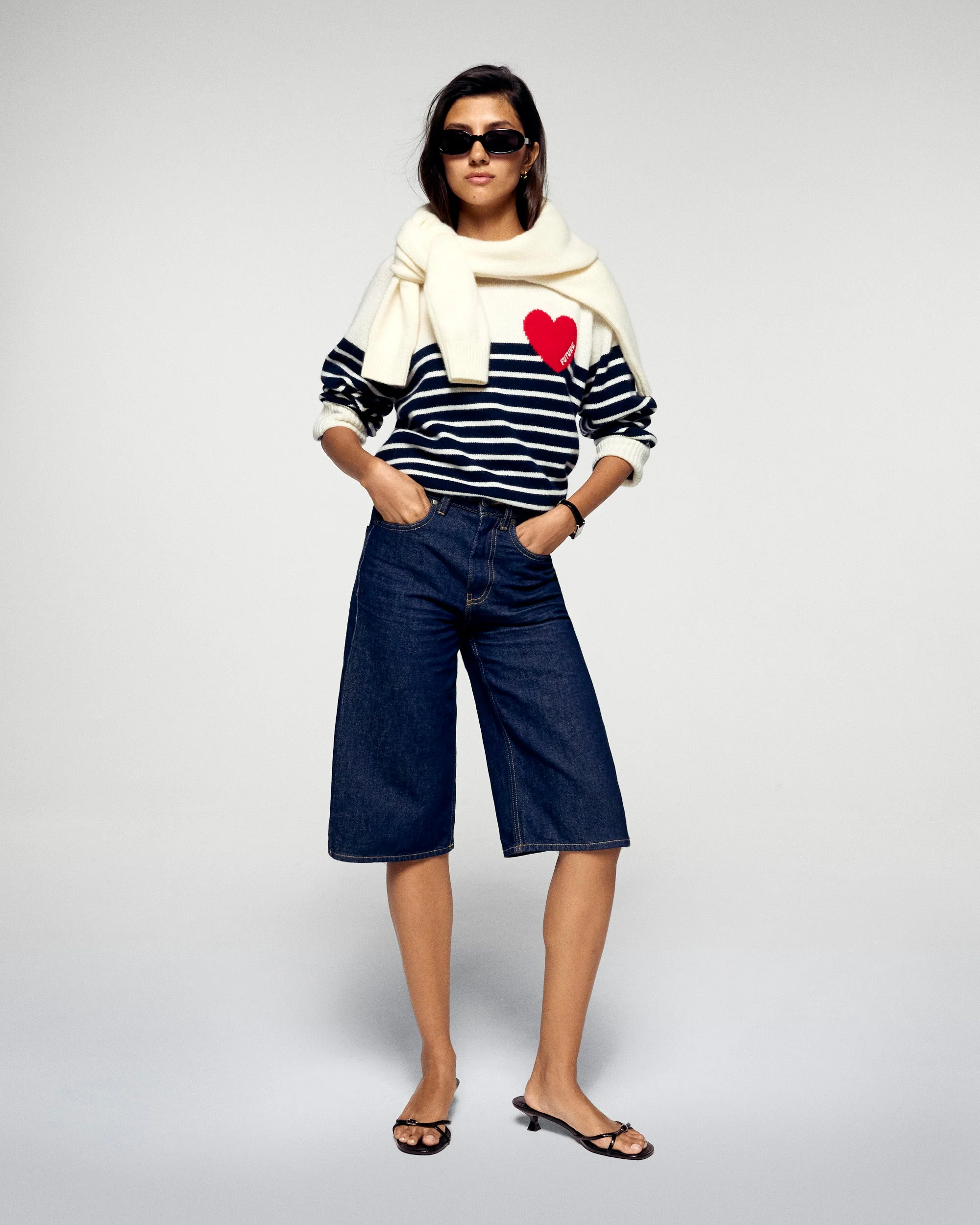 Crewneck Sweater (H25 / WOMEN / White) - Image 3