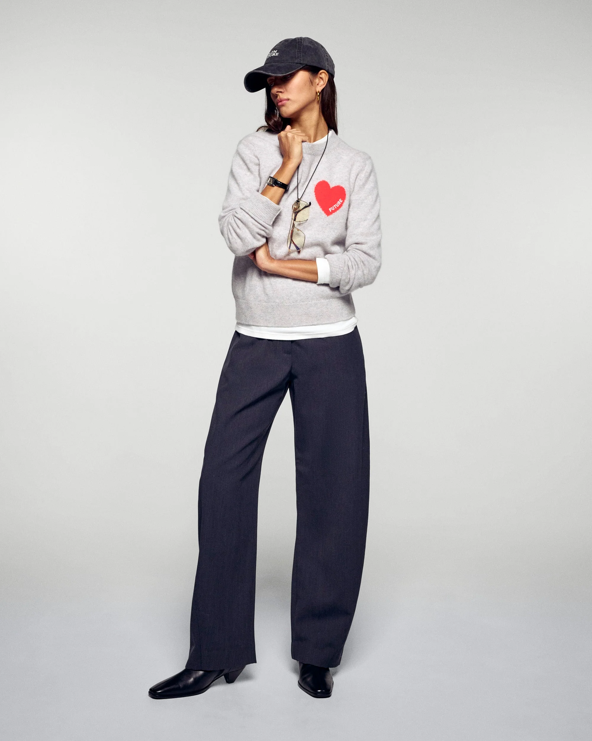 Crew Neck Sweater (H25 / FEMME / Light Heather Gray) - Image 4