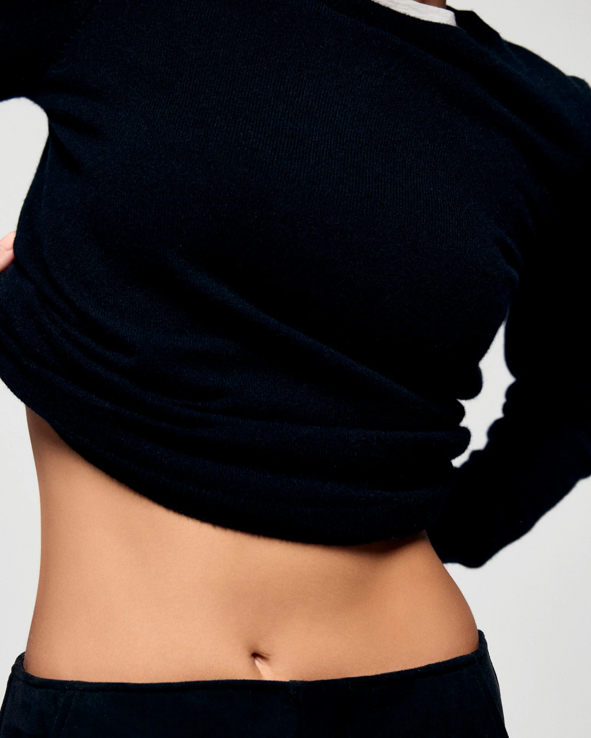 Crewneck Sweaters (H25 / FEMME / Black) - Image 2