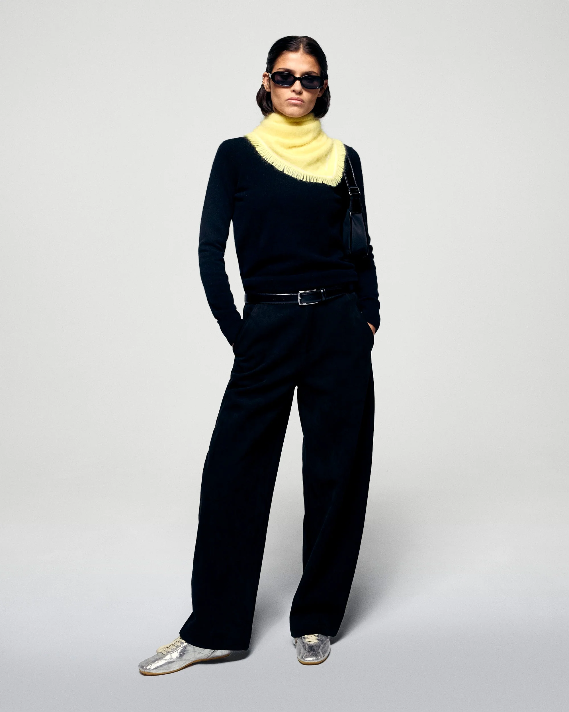 Crewneck Sweaters (H25 / FEMME / Black) - Image 4
