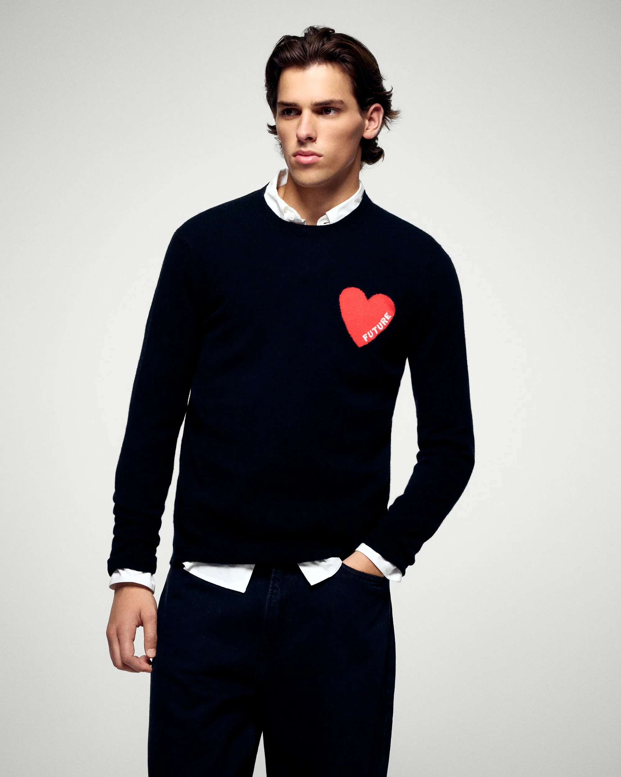 Crewneck Sweater with Heart Detail (H25 / HOMME / Black)