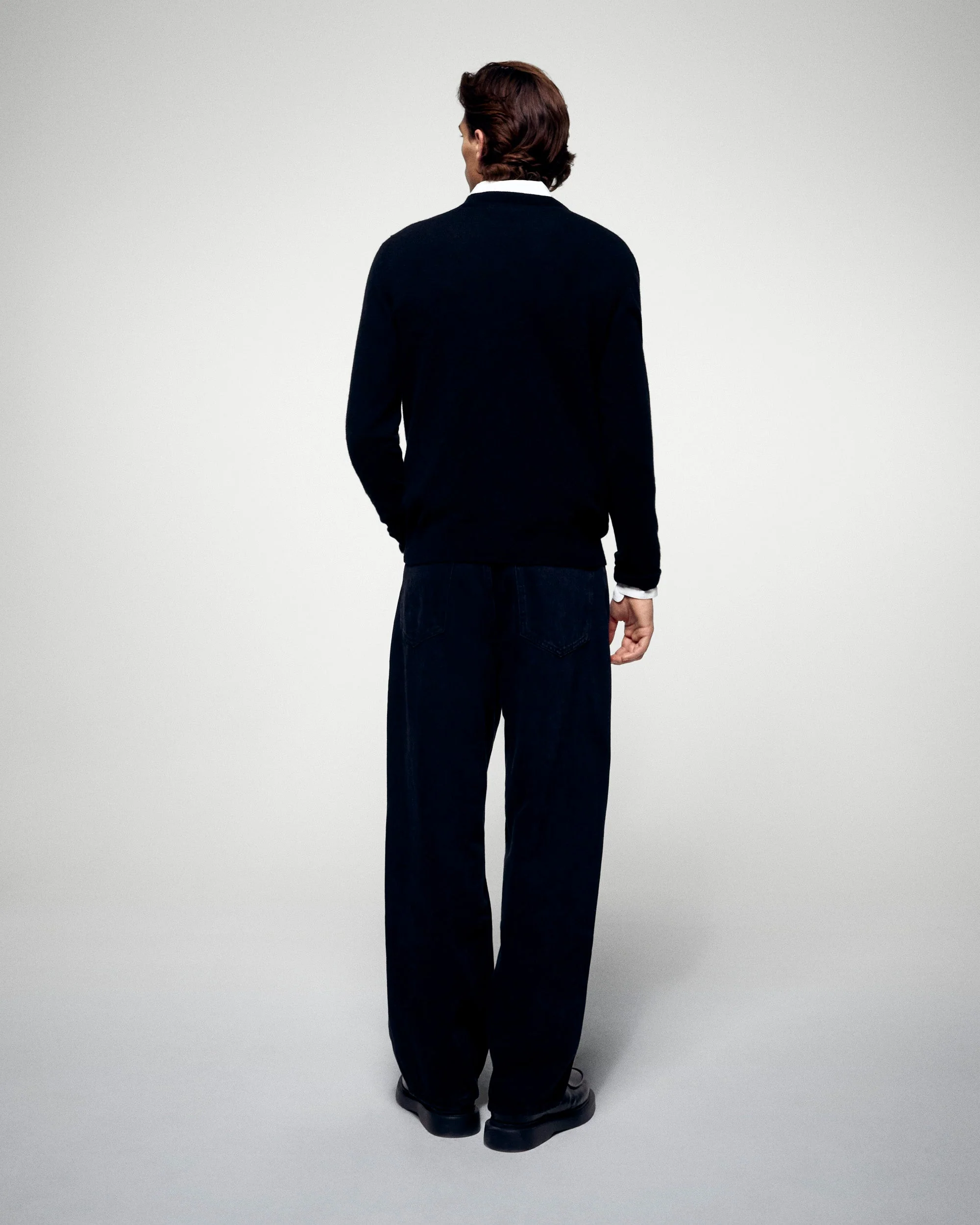 Crewneck Sweater with Heart Detail (H25 / HOMME / Black) - Image 4