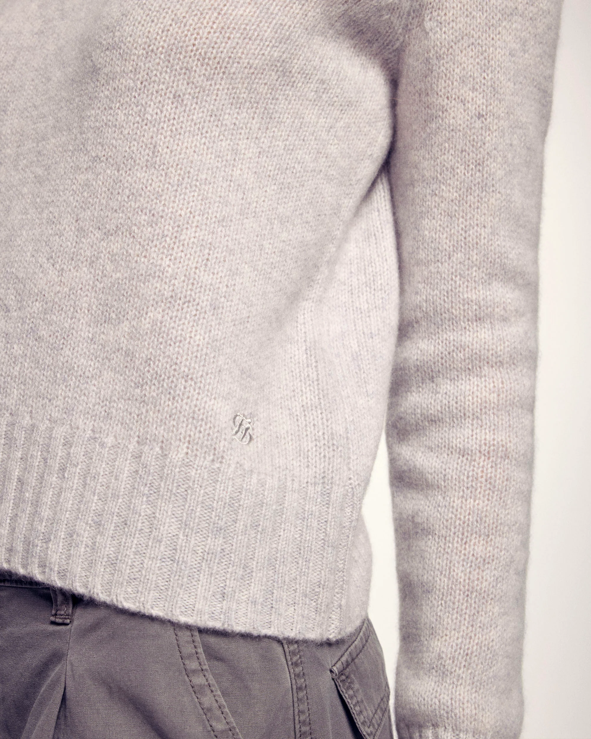 Cropped Crewneck Sweater (S26 / FEMME / Gris Chiné Clair) - Image 2