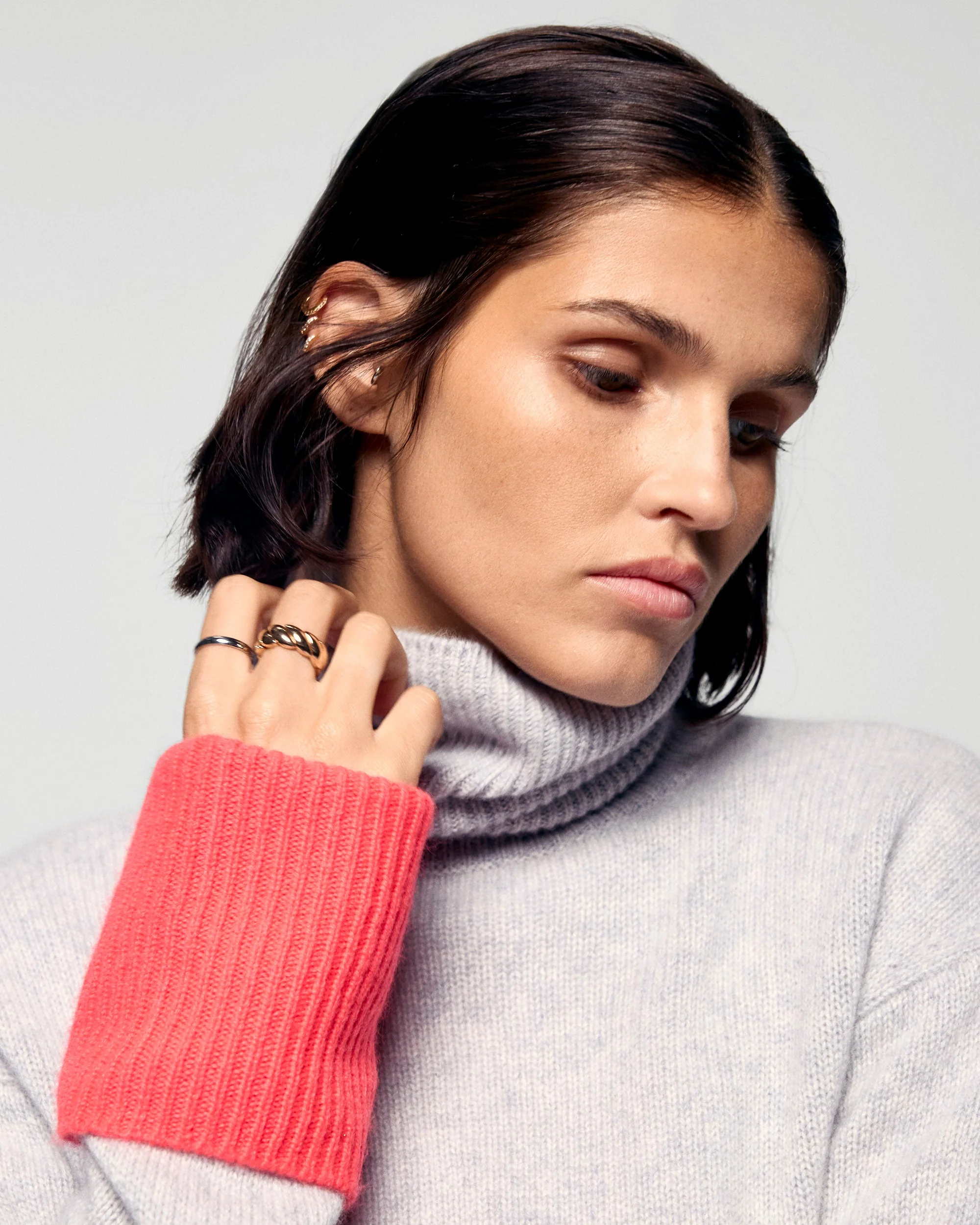 Turtleneck Sweater with Contrast Cuffs (H25 / FEMME / Light Heather Gray) - Image 2