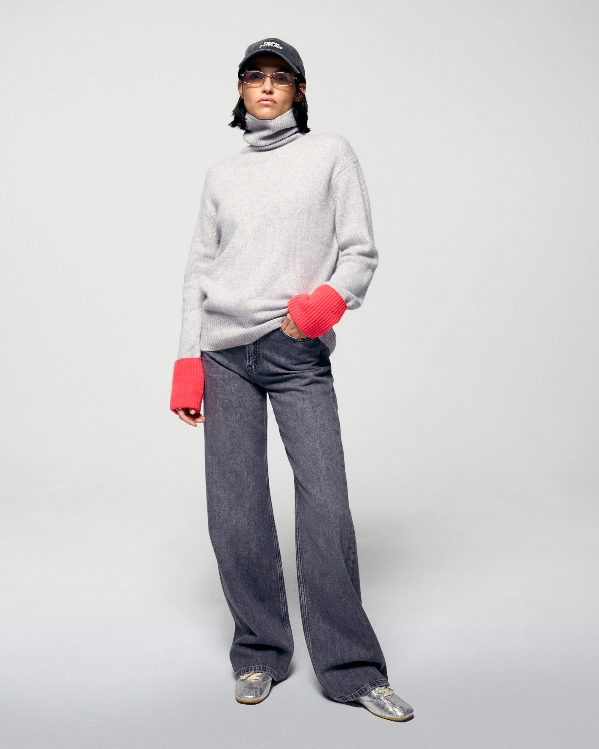Turtleneck Sweater with Contrast Cuffs (H25 / FEMME / Light Heather Gray) - Image 4