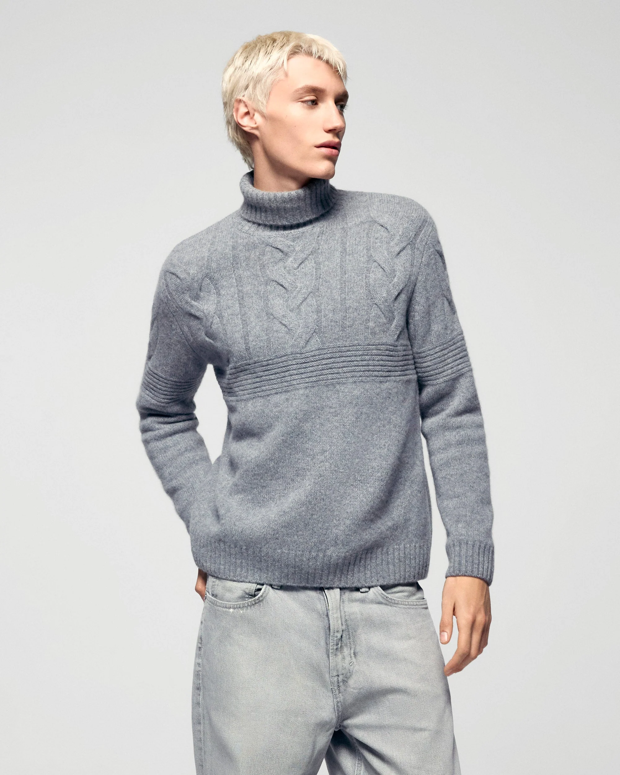 Cable-knit Turtleneck Sweater (H25 / HOMME / Dark Heather Gray)