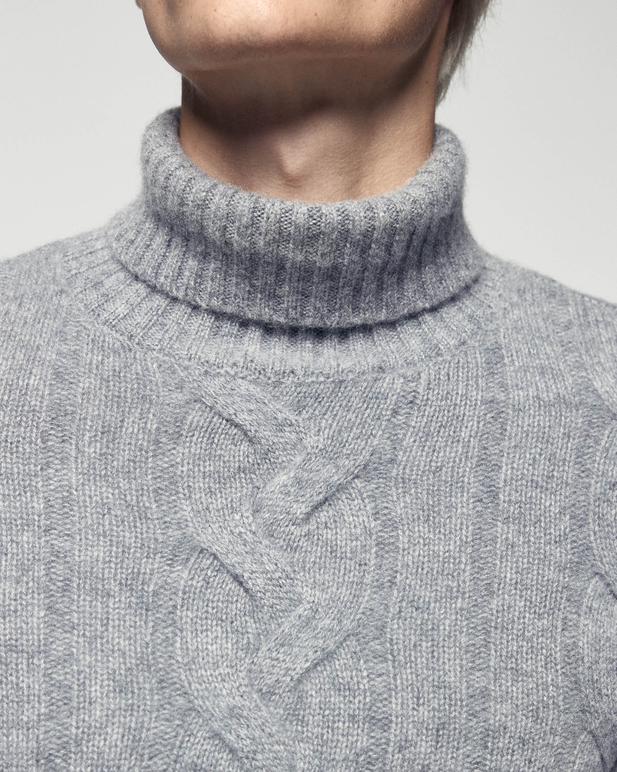Cable-knit Turtleneck Sweater (H25 / HOMME / Dark Heather Gray) - Image 5