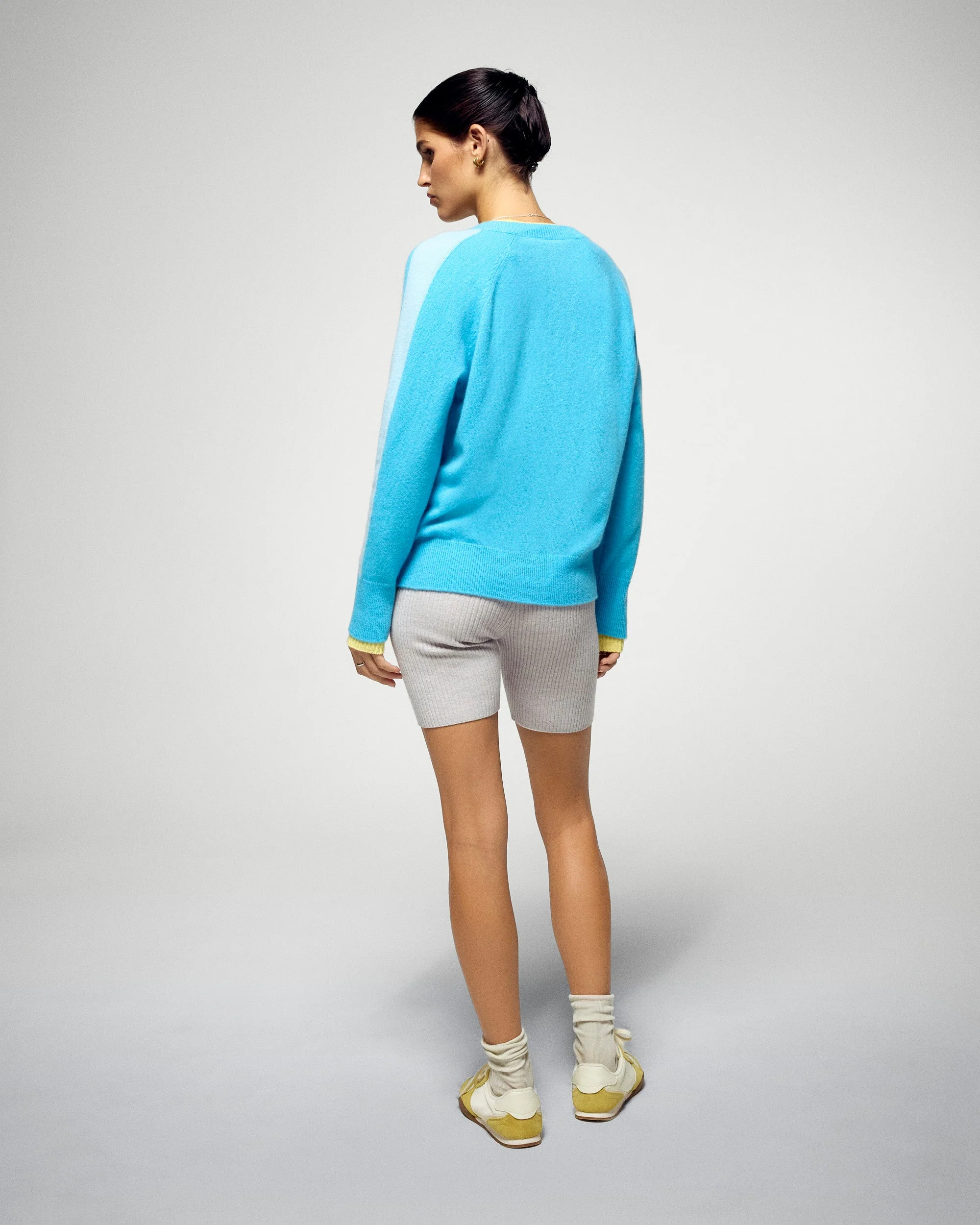 V-Neck Sweater (H25 / FEMME / Candy Blue) - Image 4