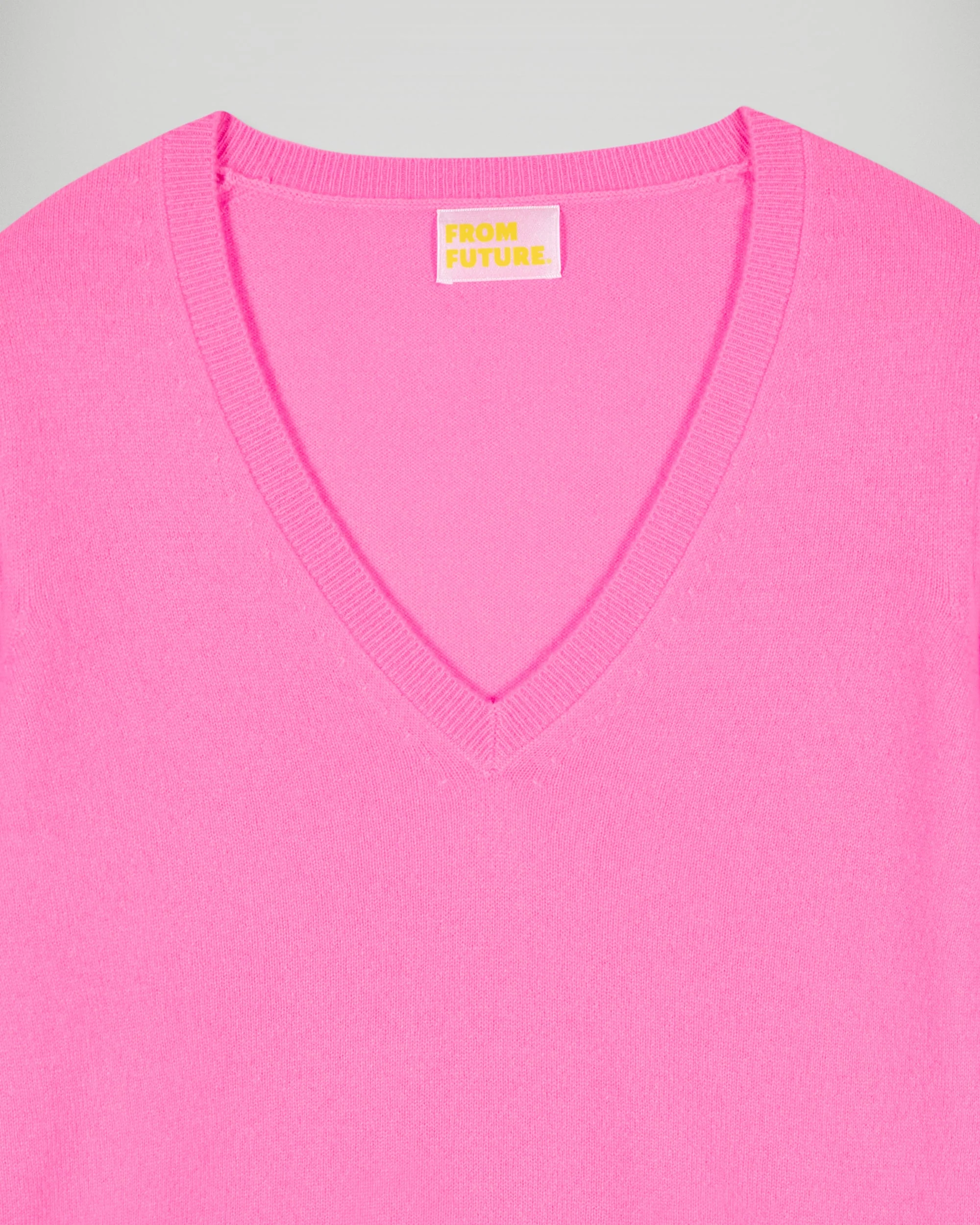 V-Neck Sweaters (H25 / FEMME / Fantasy Pink) - Image 6