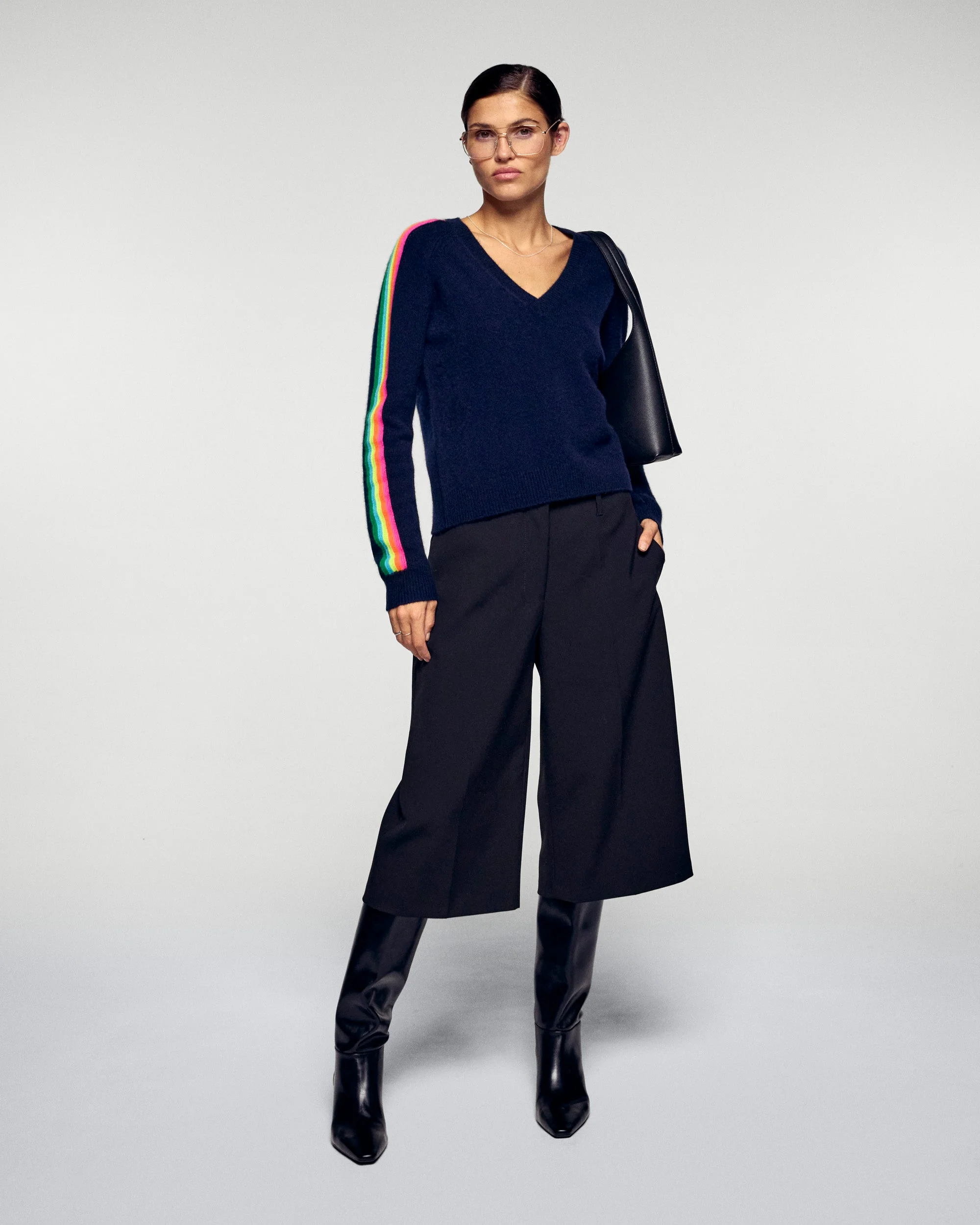 Multicolored V-Neck Sweater (H25 / FEMME / Navy) - Image 3