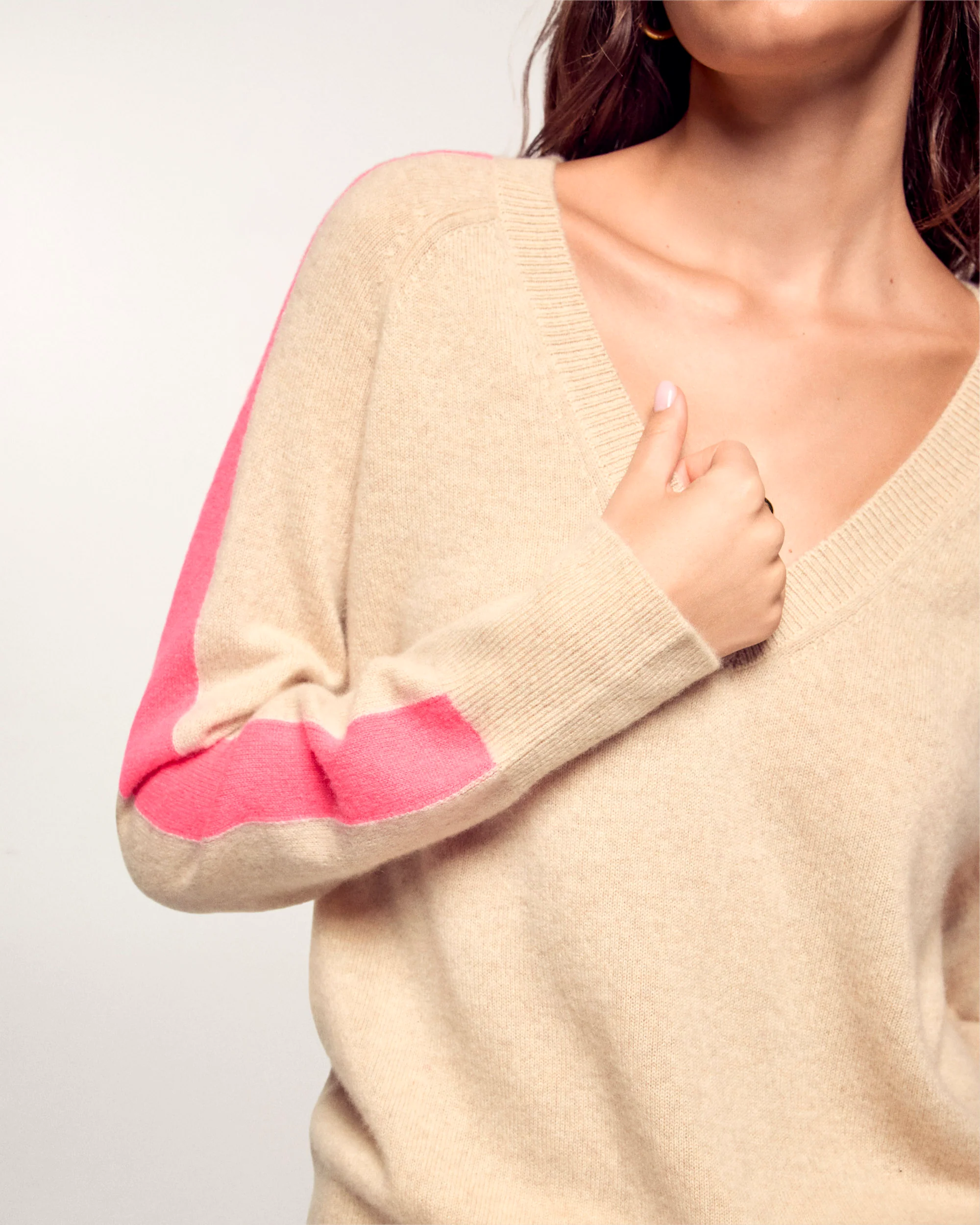 V-Neck Sweater (S26 / FEMME / Beige Chiné) - Image 4