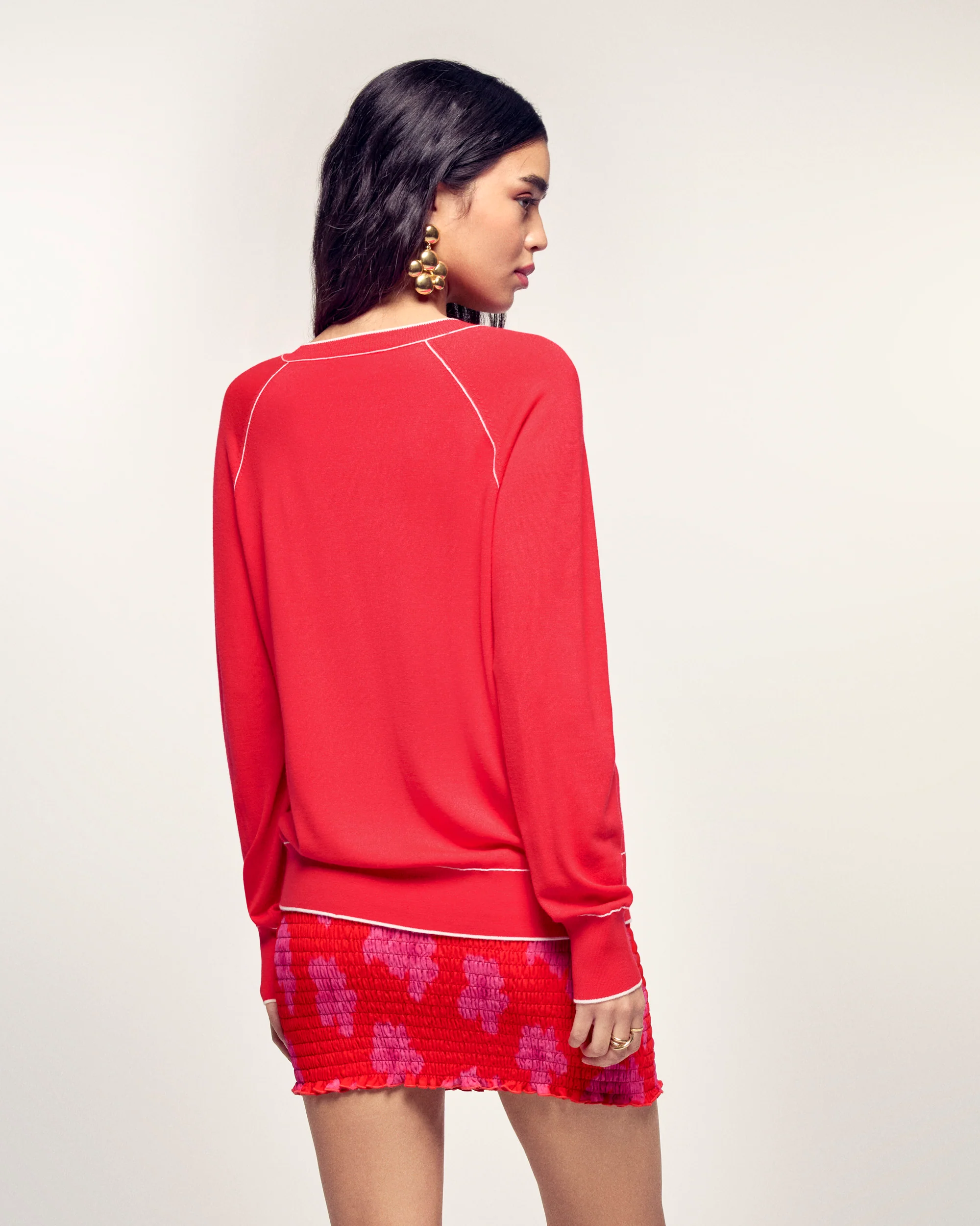 Contrasting Trim V-neck Sweater (S26 / FEMME / Love Coral / RWS) - Image 4