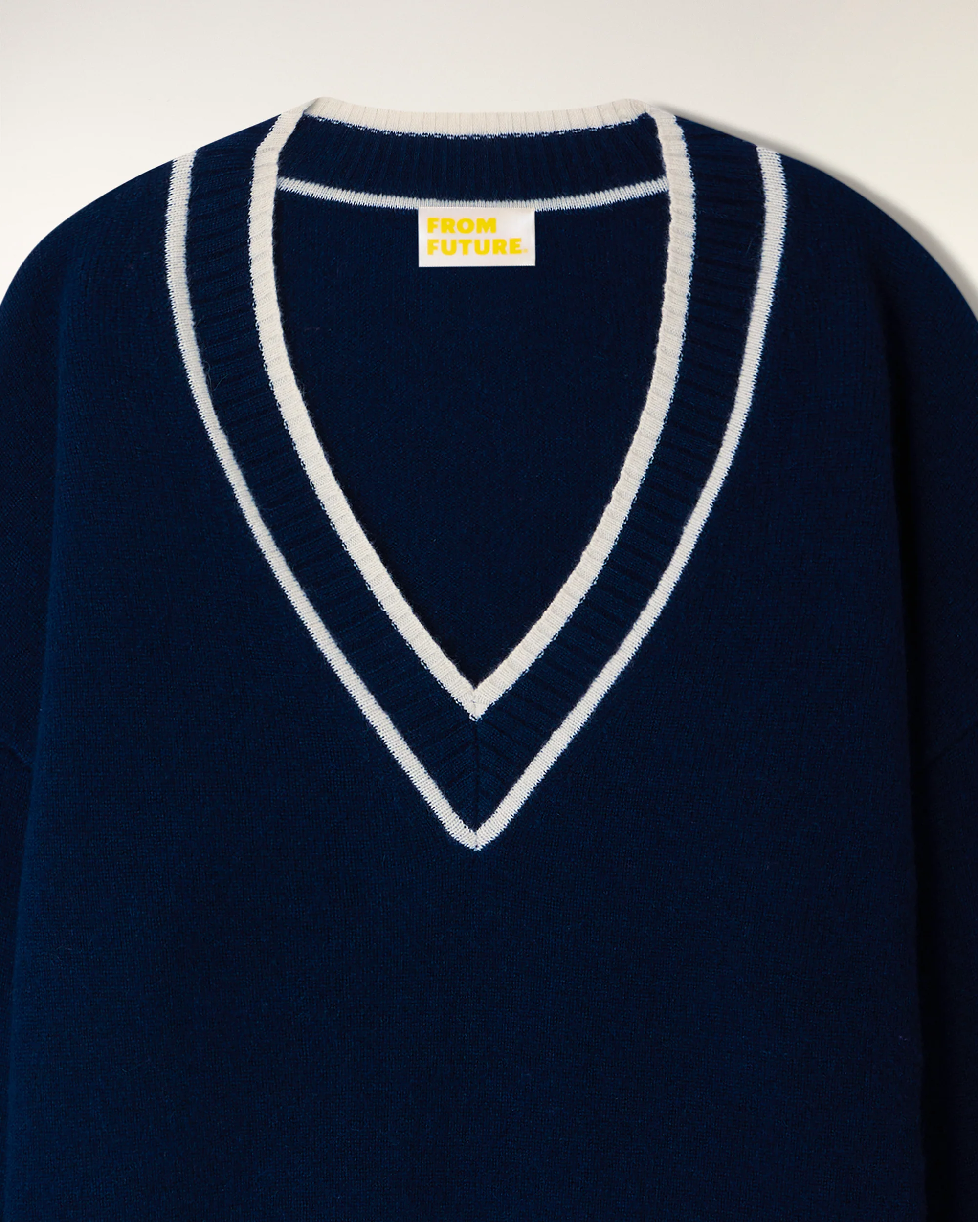 V-Neck Sweater with Trim (S26 / FEMME / Navy) - Image 2