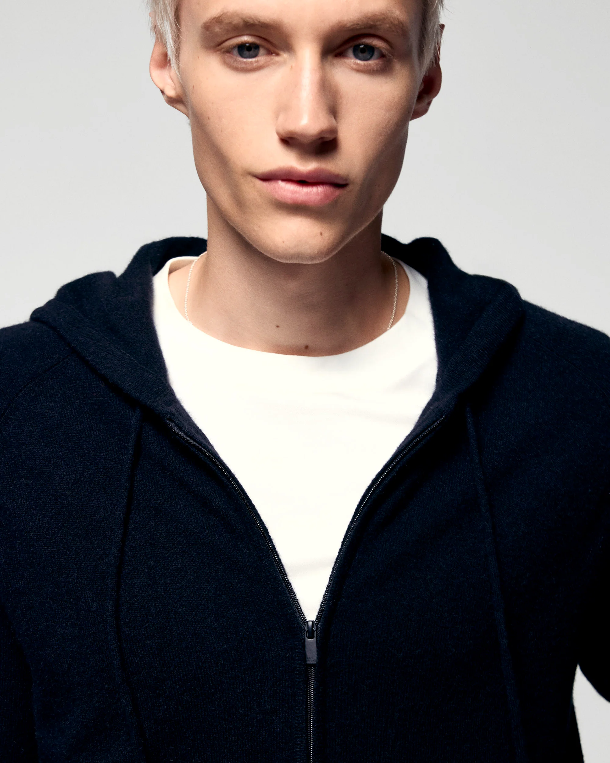 Zipped Closure Hoodie Sweater (H25 / HOMME / Black) - Image 2