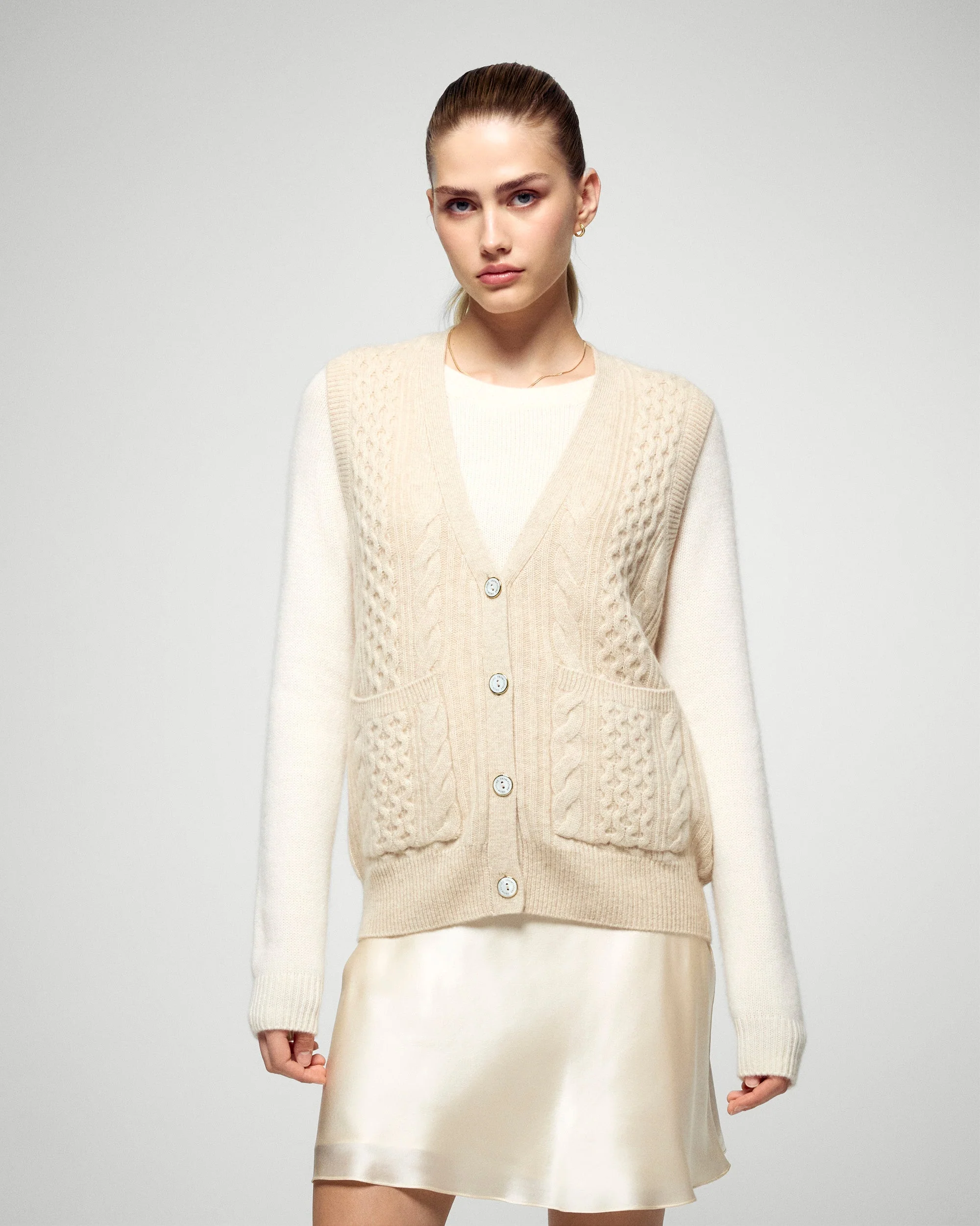 Sleeveless Sweater (H25 / FEMME / Heather Gray)