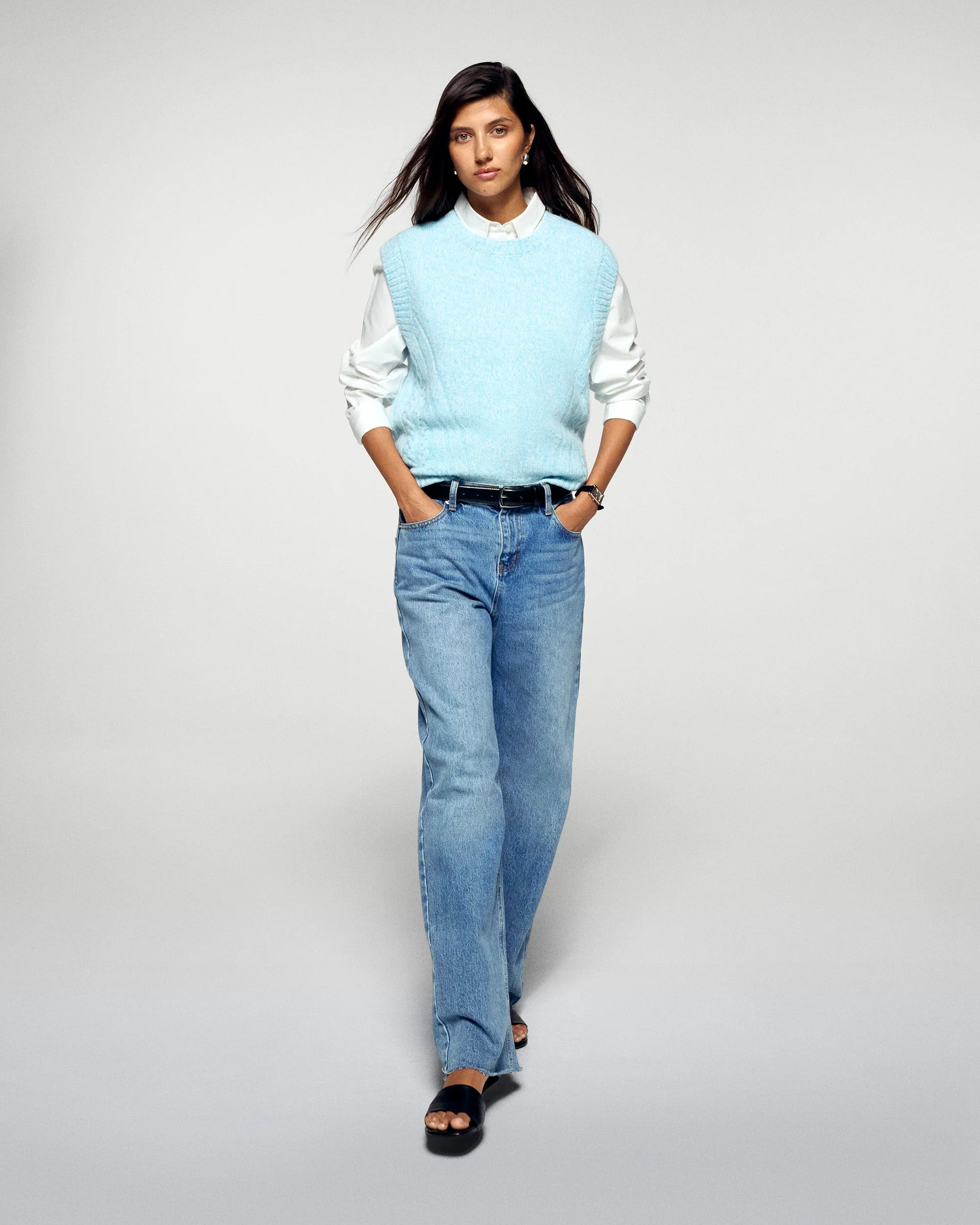 Sleeveless Sweater (H25 / WOMEN / Fairytale Blue) - Image 2