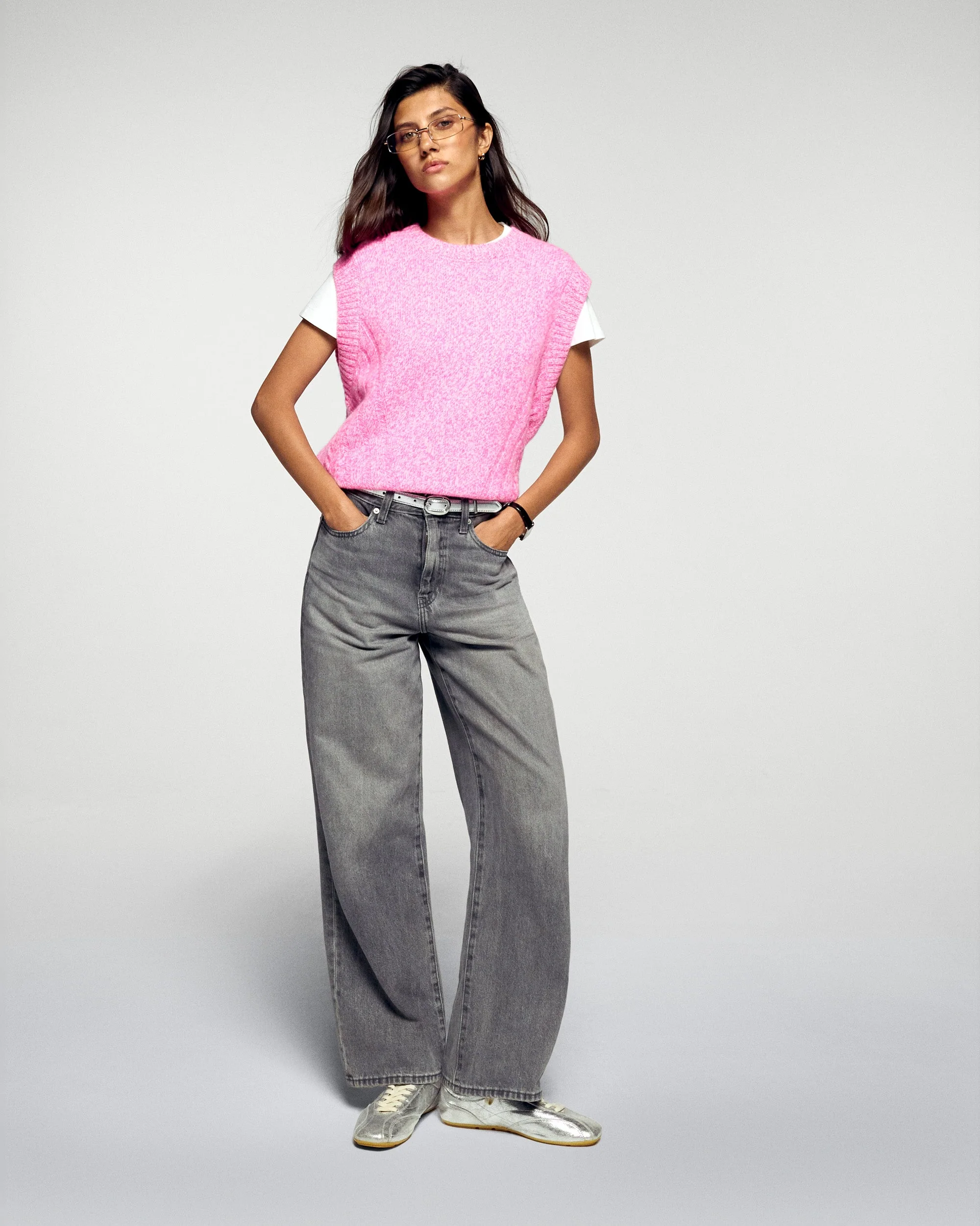Sleeveless Sweater (H25 / WOMEN / Luminous Pink) - Image 2