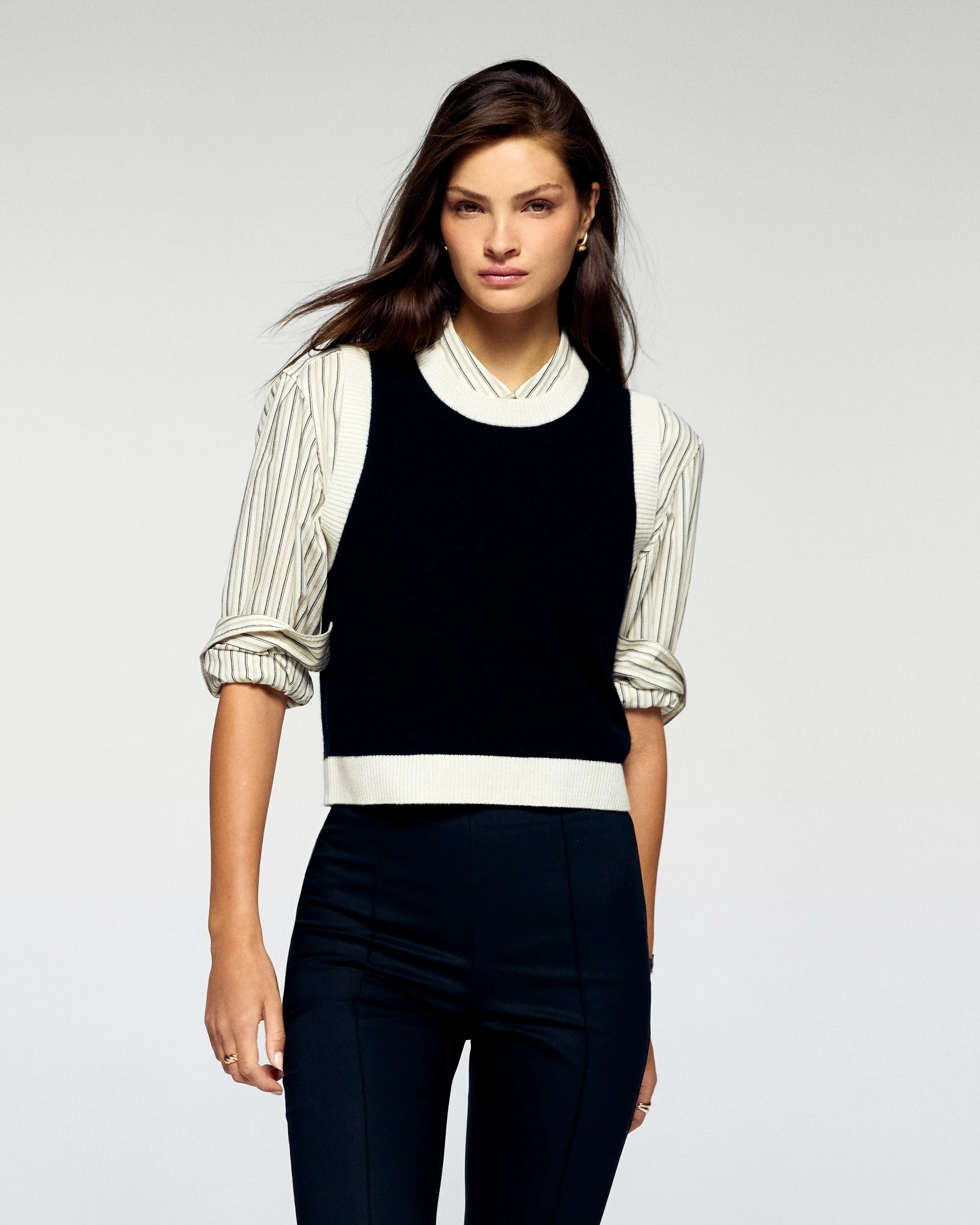 Sleeveless Sweater (H25 / WOMEN / Black)