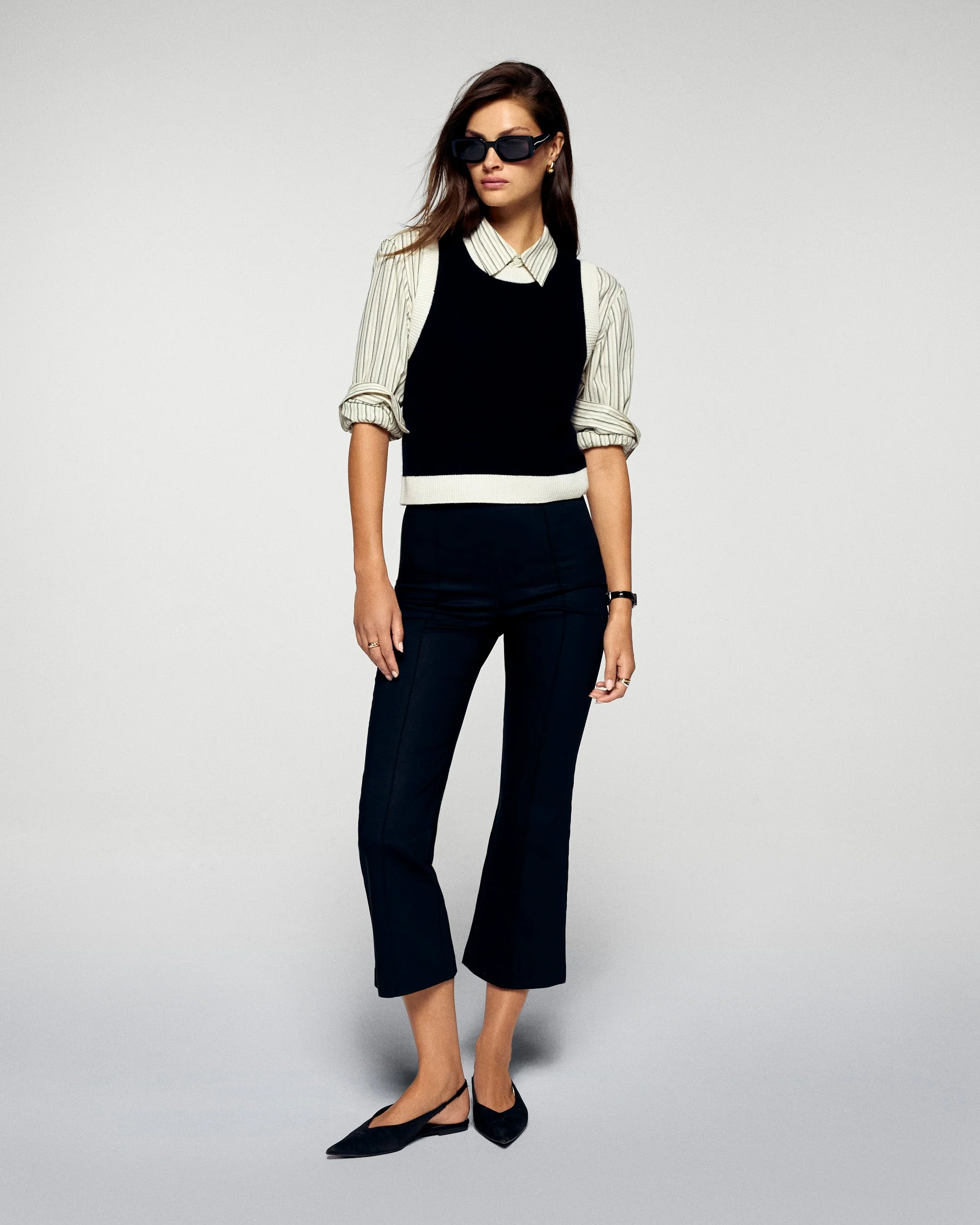 Sleeveless Sweater (H25 / WOMEN / Black) - Image 3