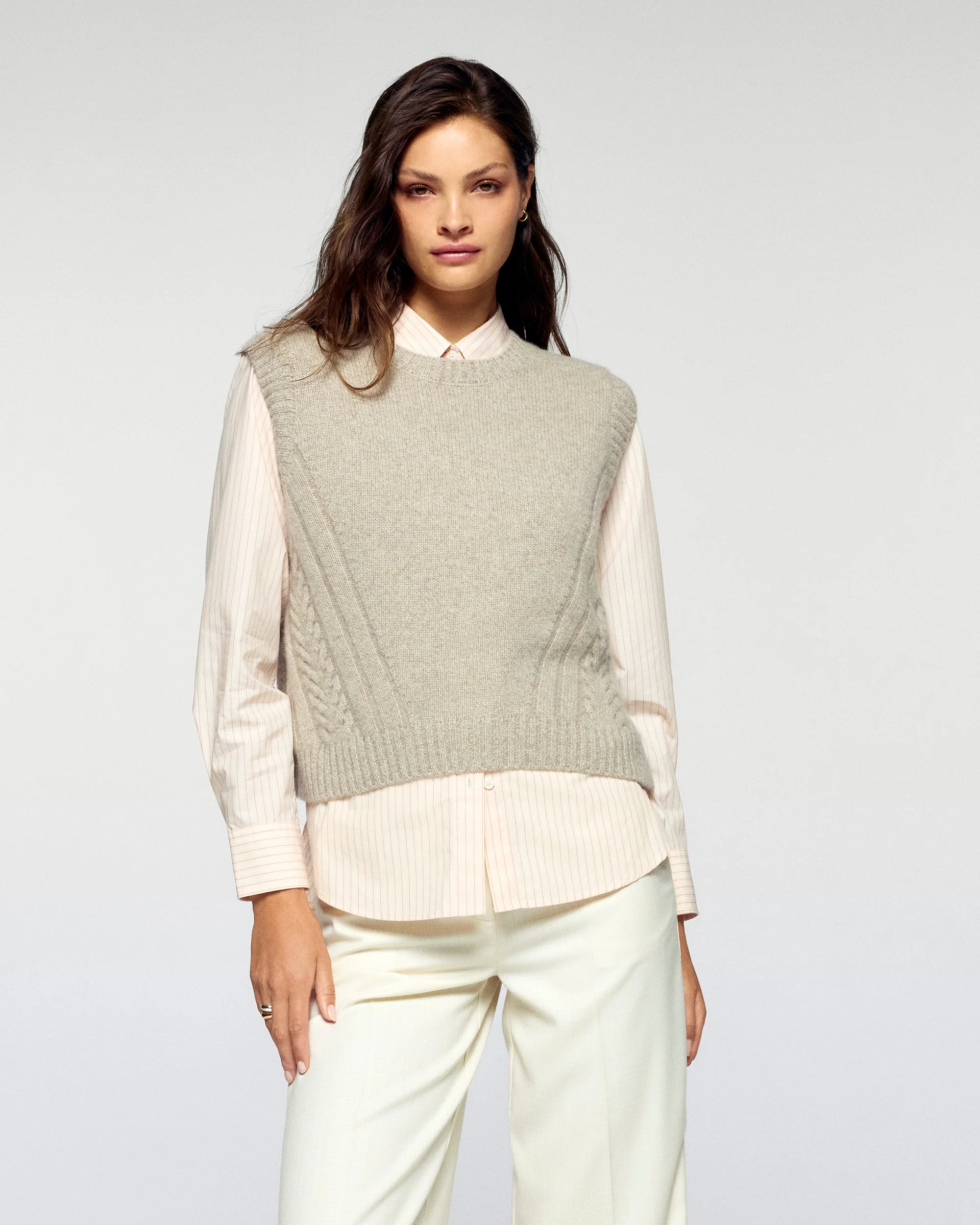 Sleeveless Sweater (H25 / WOMEN / Taupe)