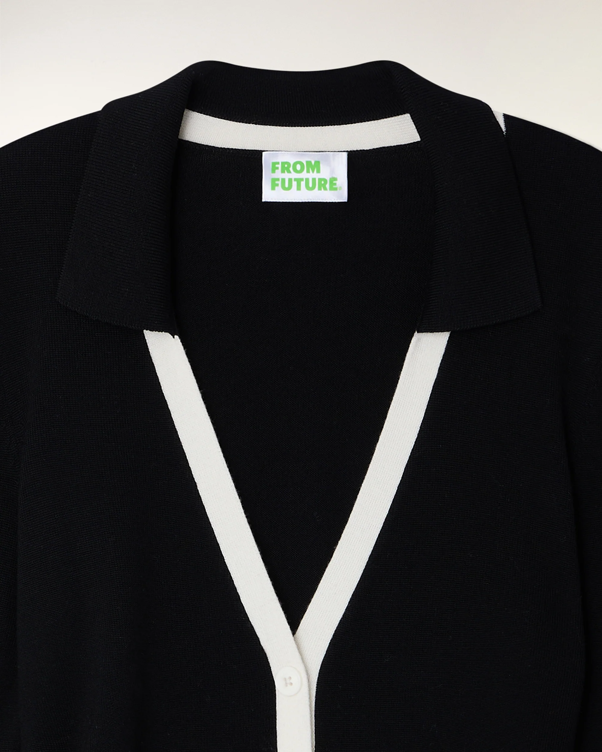 Short Sleeve Dress with Contrasting Placket (S26 / FEMME / Noir / RWS) - Image 6
