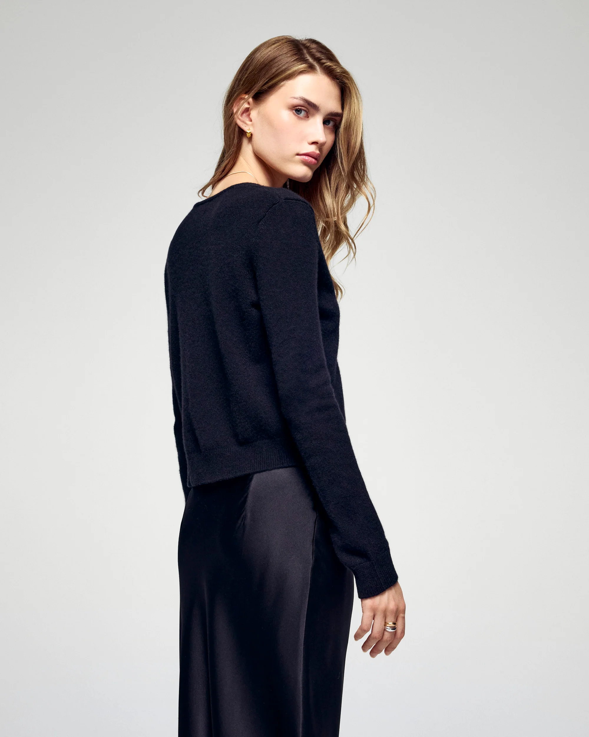 Long Sleeve Top (H25 / WOMEN / Black) - Image 4